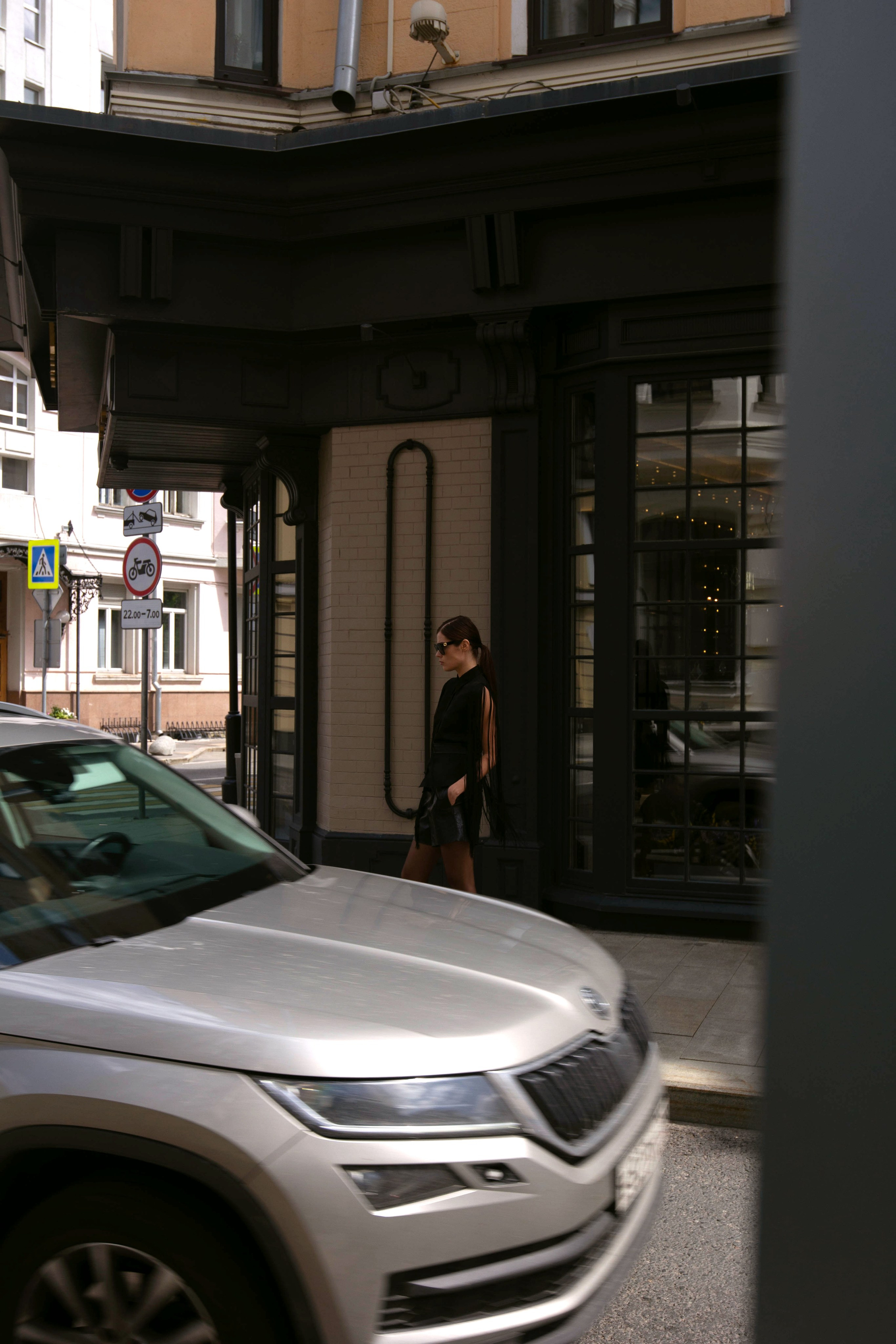 Стрит съемка Яны Выговской Москва. Кизя Мисриева — фотограф: плёнка, цифра. Москва и не только