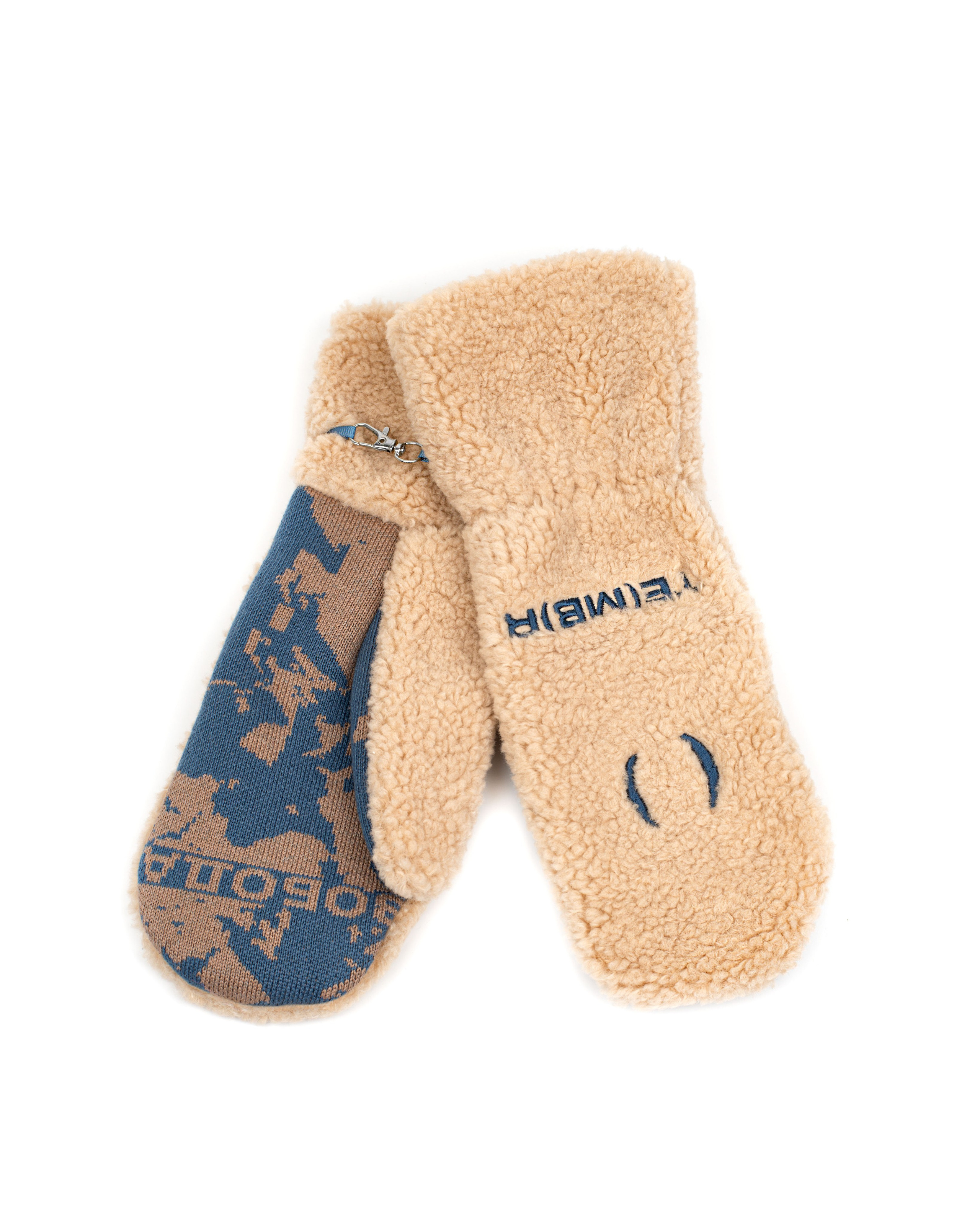 Предметная съемка. Варежки. MaraClub Foto предметное фото для сайта и маркетплейсов в Москве и области