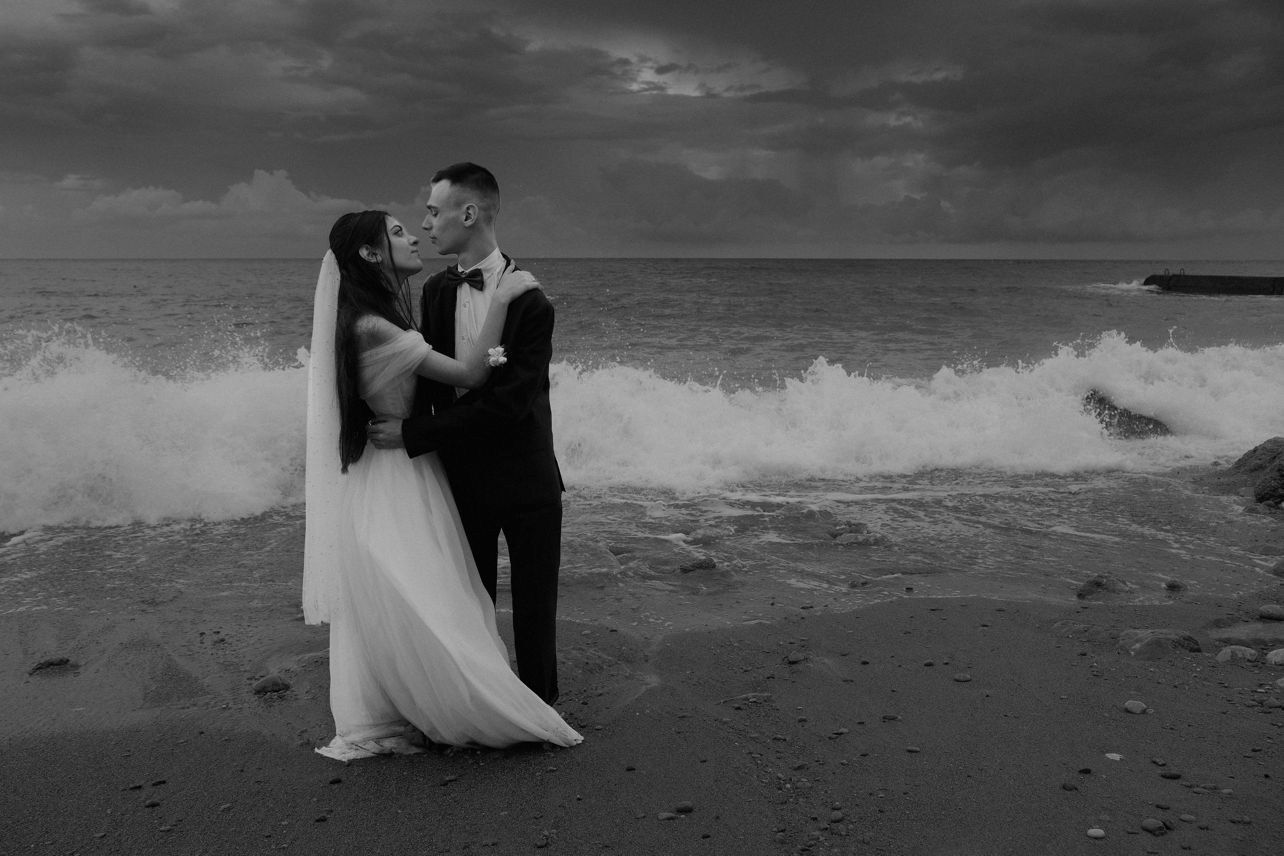 Свадебная фотосессия для прокатной пары. Воронцовский дворец. Профессиональная фотосъемка в Крыму. Натуральные эмоции и живые кадры. Забронируйте дату прямо сейчас!