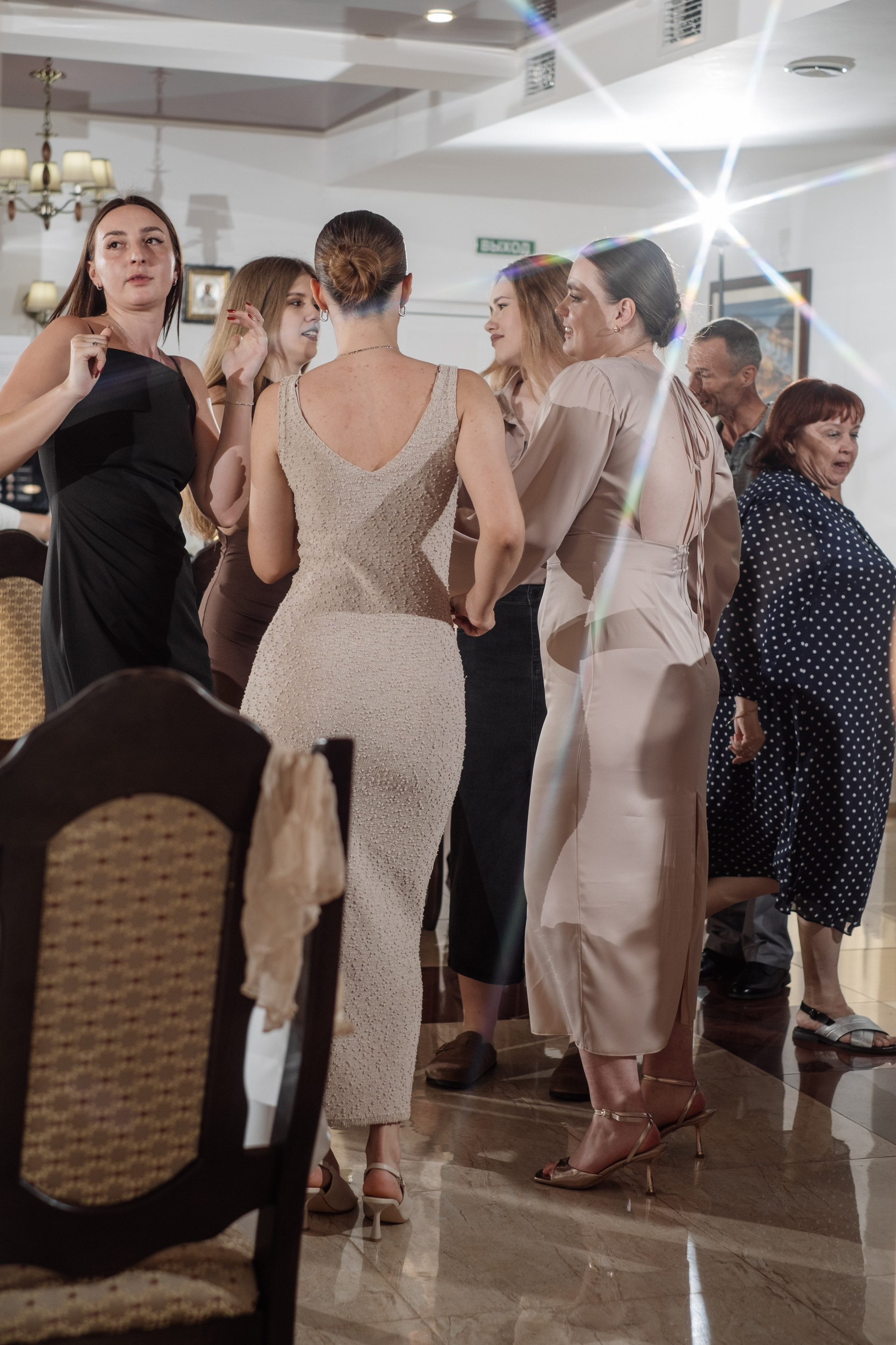 Свадебный ретопртаж. Профессиональная фотосъемка в Крыму. Натуральные эмоции и живые кадры. Забронируйте дату прямо сейчас!