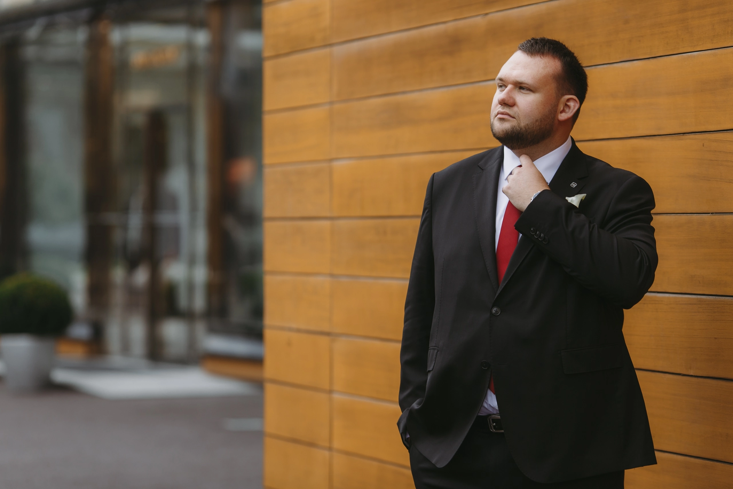 Свадьба Александра и Алены — нежная невеста и мужественный жених. Свадебный фотограф Александр Абрамов Москва / Зеленоград