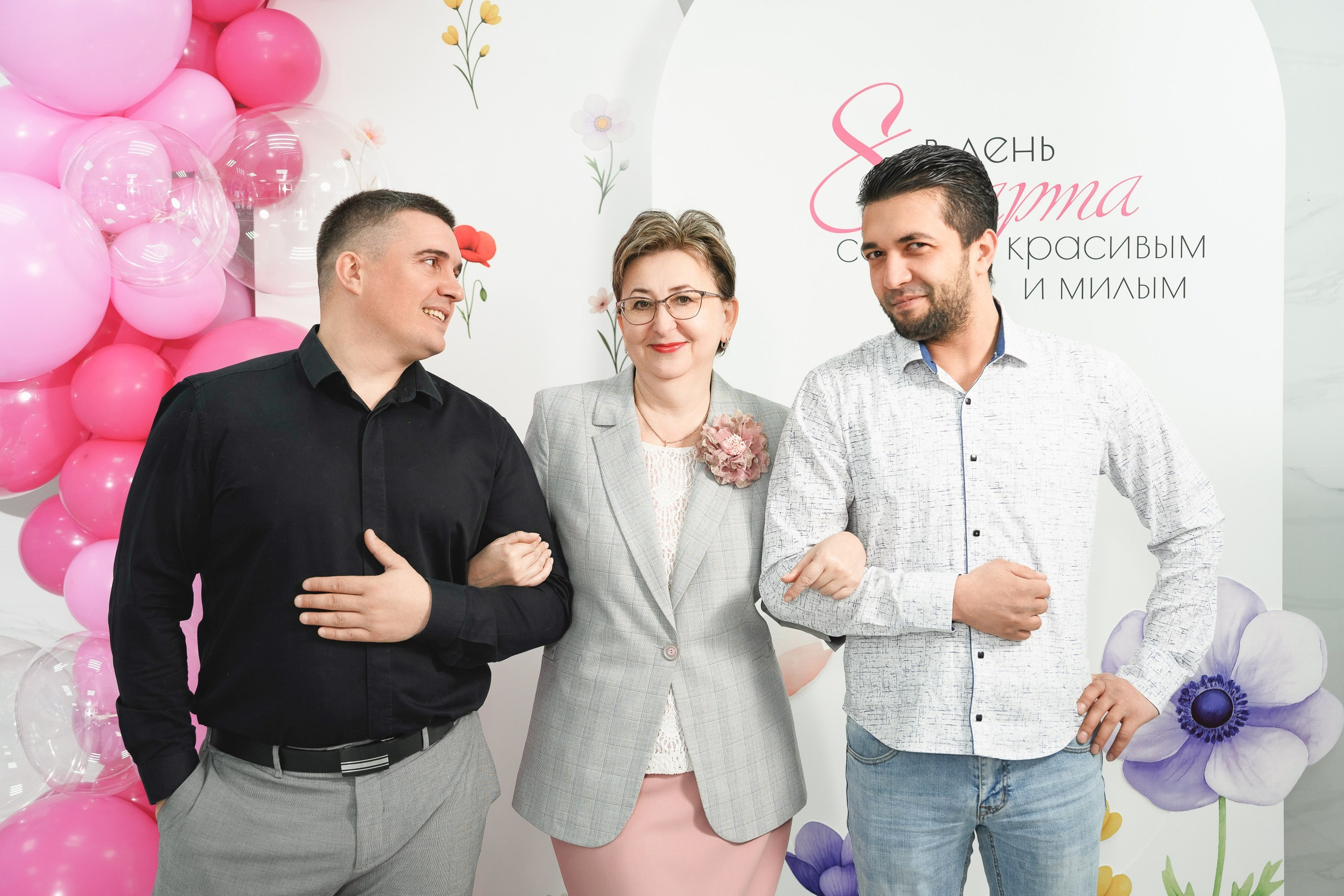 Корпоративная фотосессия женщин в студии, портреты сотрудников для компании, фотограф Камчатка