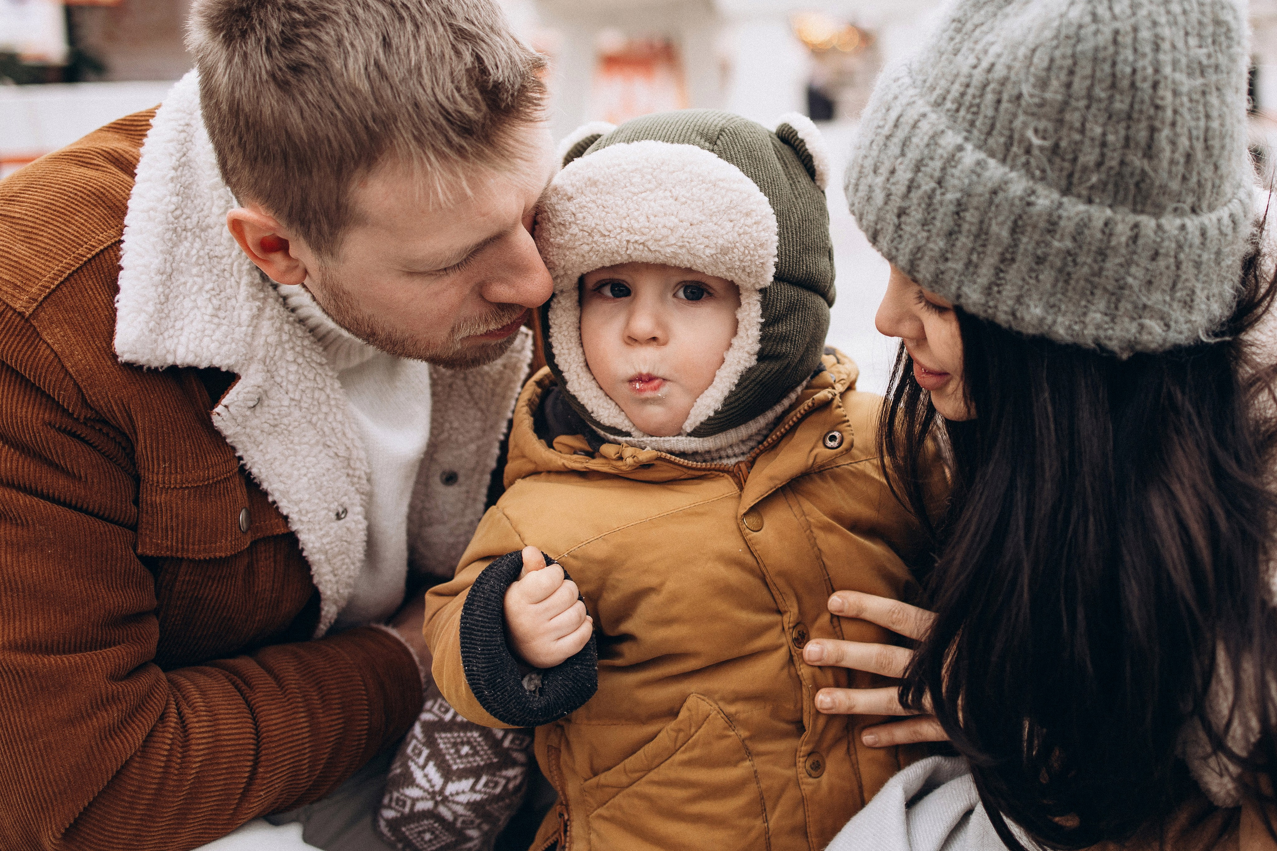 Марьям, Михаил и Лев на Рождественской ярмарке. Семейный фотограф в Москве Марина Петра