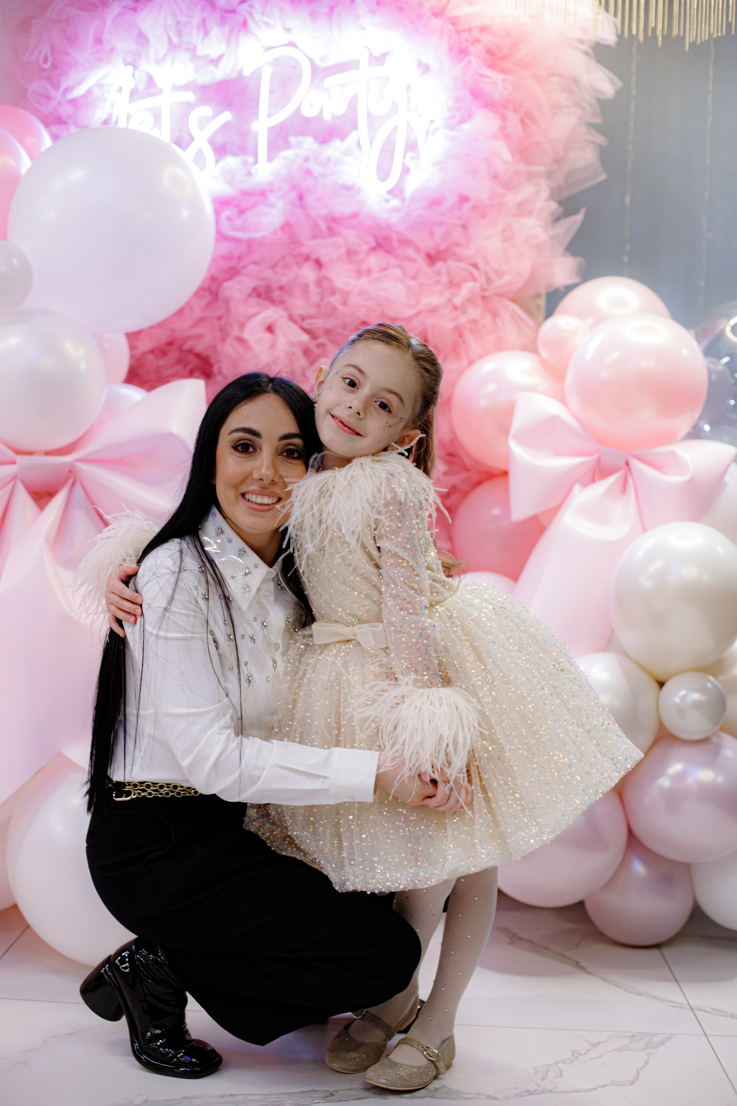 ASIA'S BIRTHDAY PARTY. Photokarish