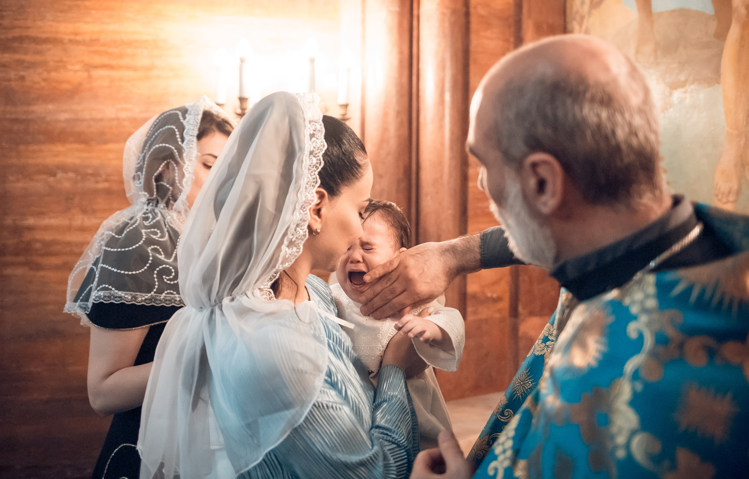 Крещение в Армянской Апостольской церкви