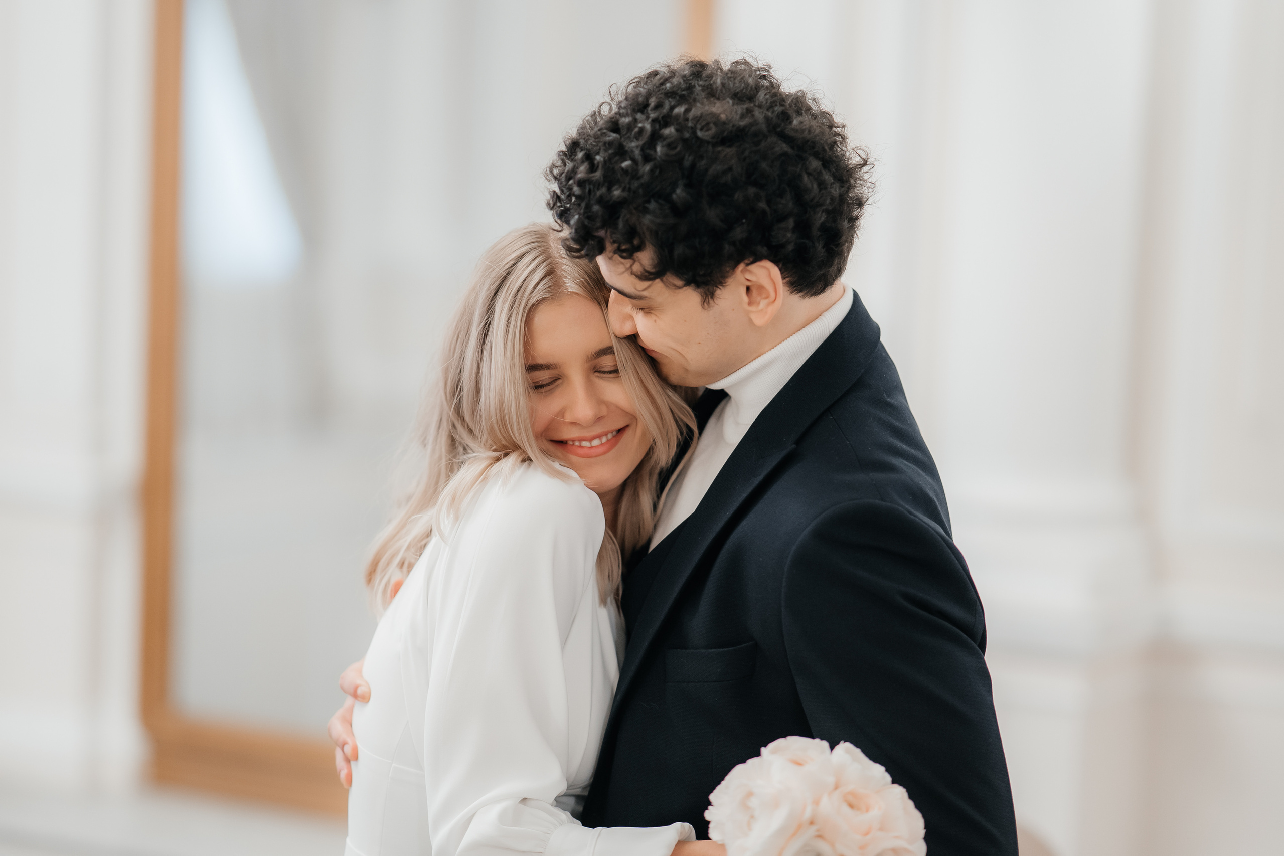 Свадебная фотосессия зимой в Санкт-Петербурге. Свадебный фотограф Александр Невский в Санкт-Петербурге