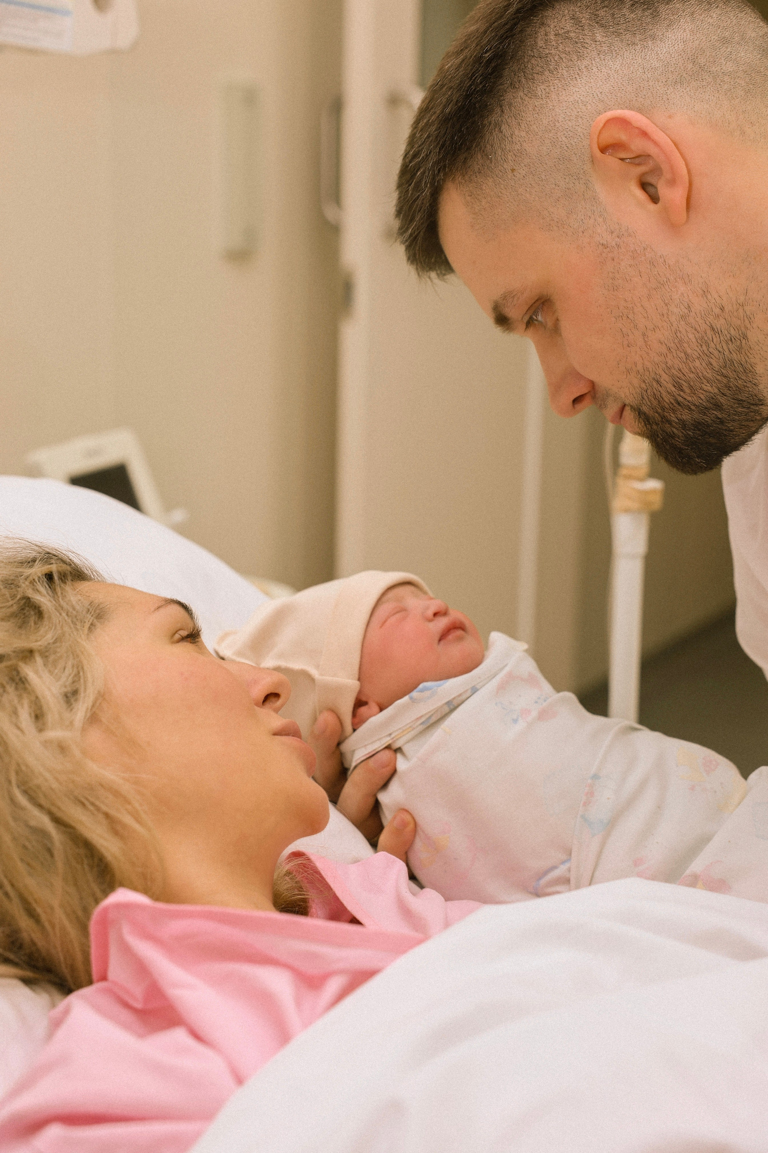 Рождение чуда. Фотослужба «Малютка» в Наро-Фоминском перинатальном центре — сохраняем главные мгновения семьи и создаём премиальные фотокниги