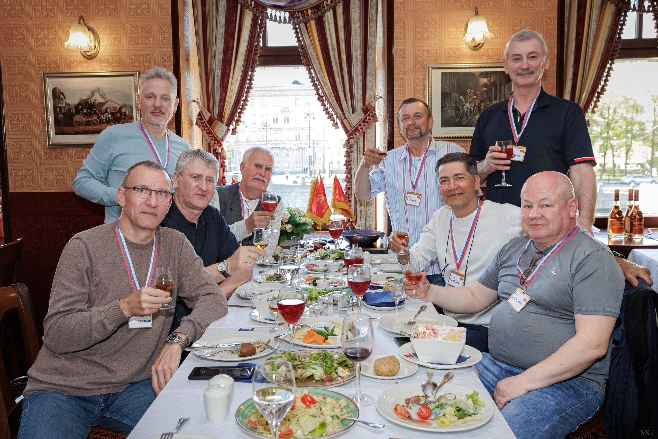 40 лет выпуска ХВВУТ МВД СССР. Маша Гонтарь Семейный домашний репортажный фотограф в Санкт-Петербурге