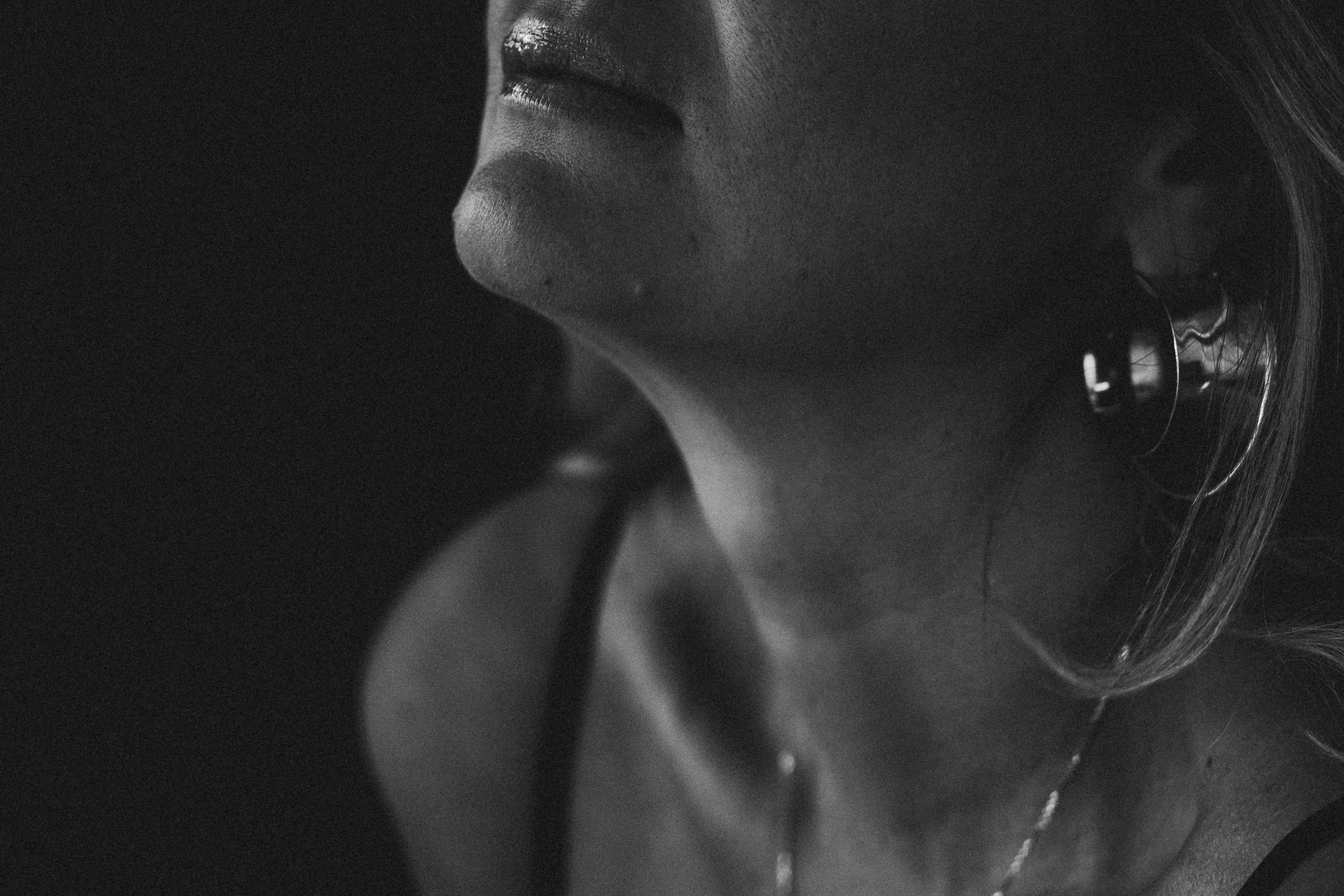 Индивидуальная студийная женская черно-белая фотосессия. Женский портретный фотограф в Нижнем Новгороде и Москве, Юлия Балашова