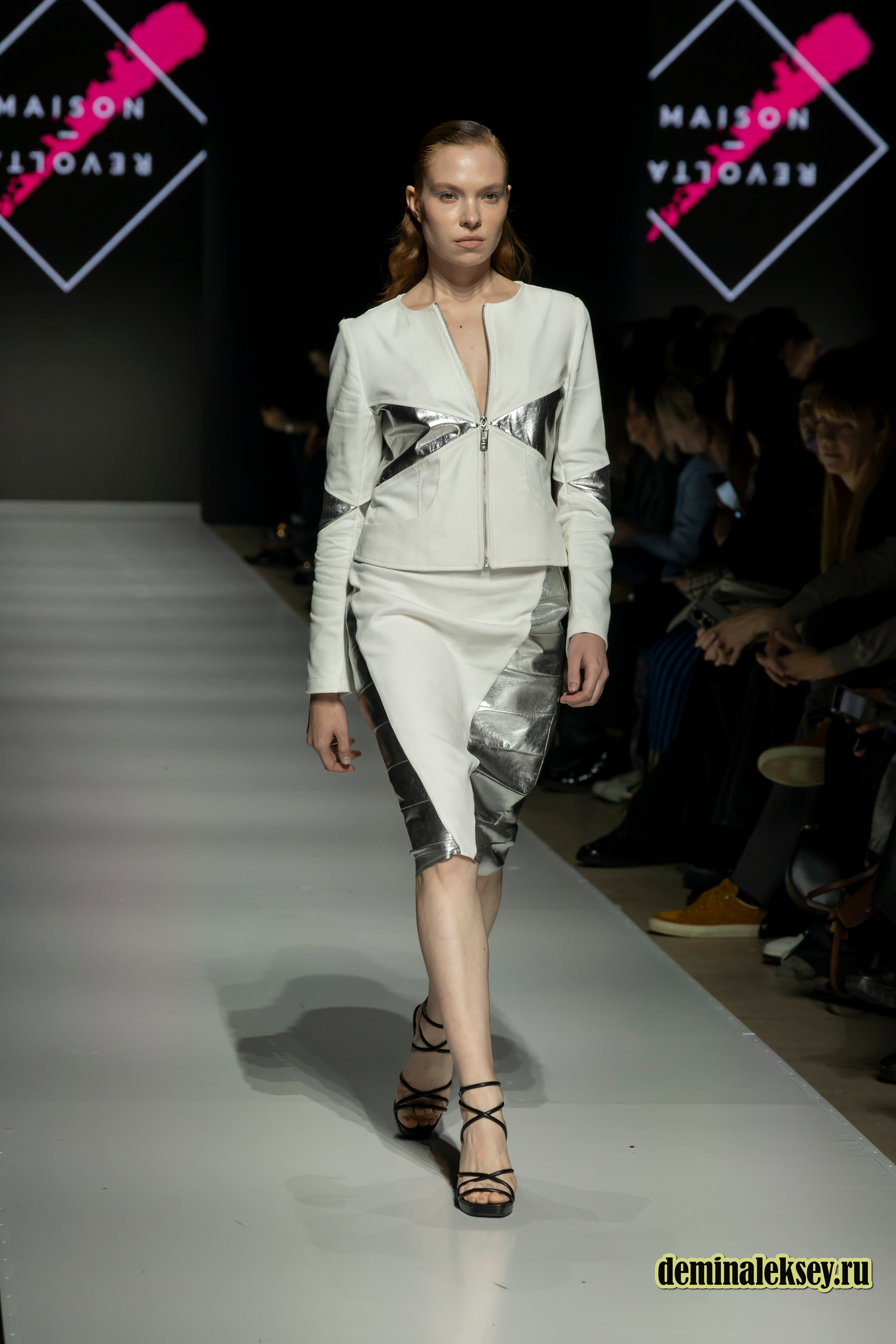 Московская неделя моды 2024 4 октября дизайнер MAISON REVOLTA Бразилия. Репортажный, семейный и студийный фотограф в Москве Демин Алексей