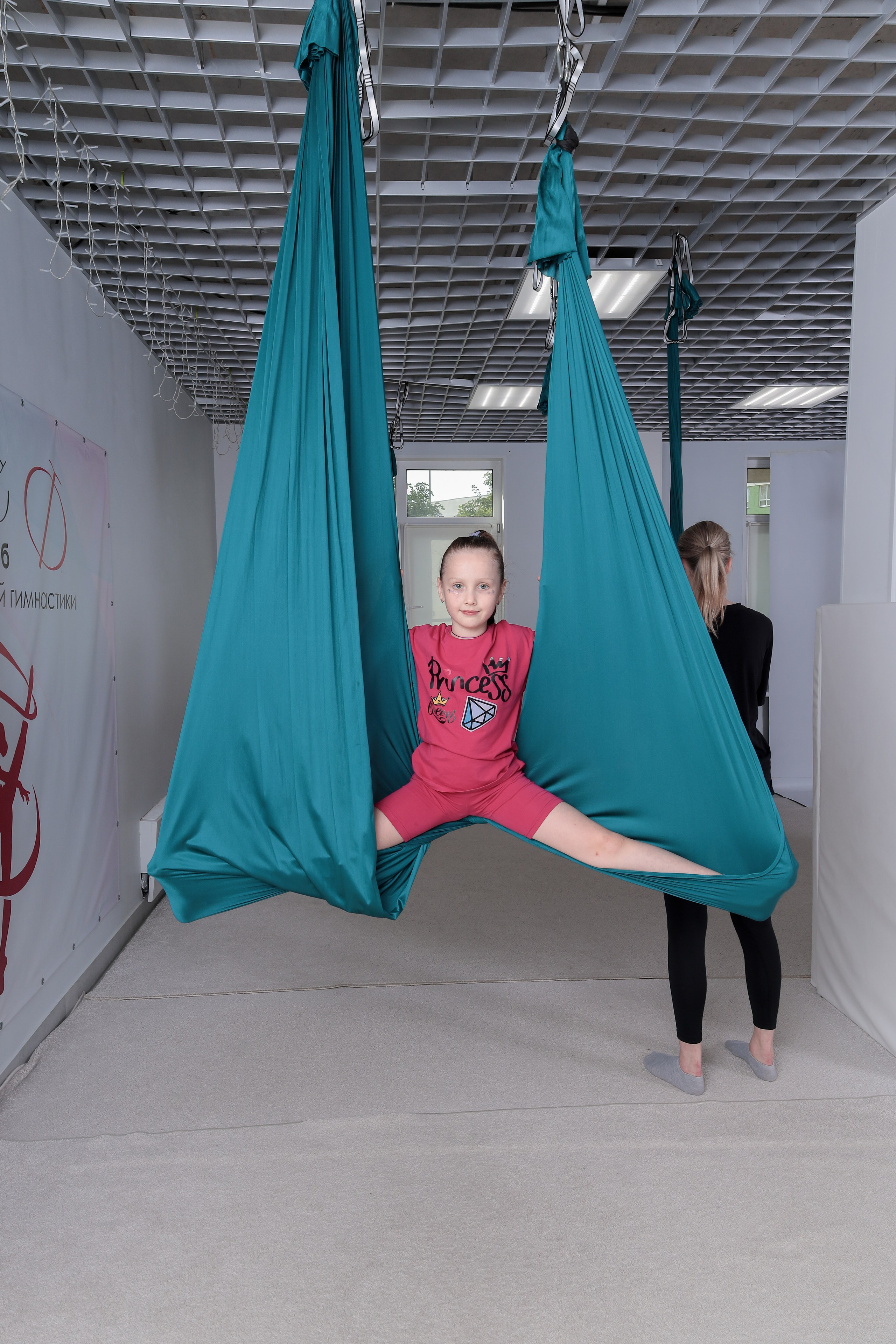Детская аэройога. Фотограф Надршина Лилия