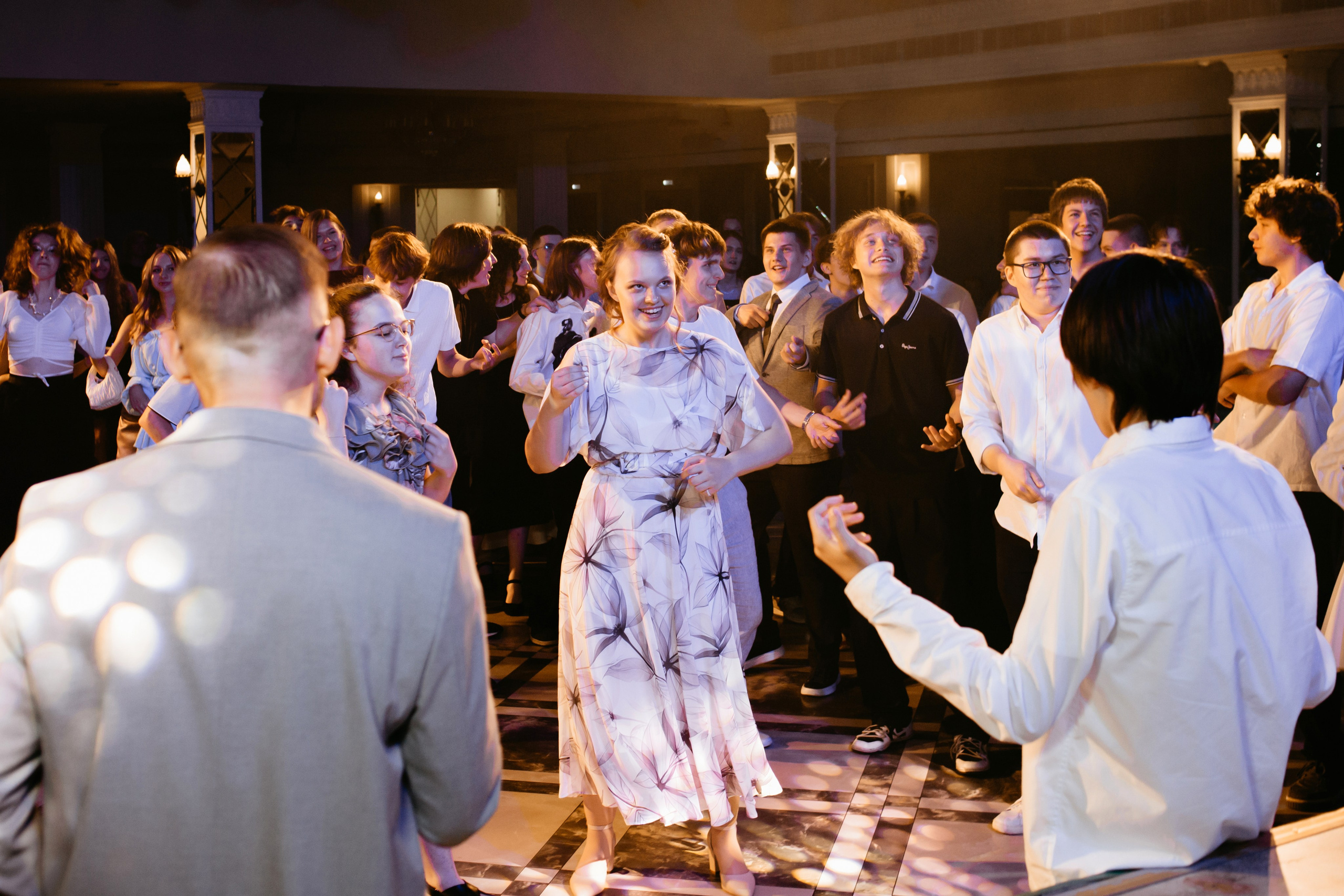 Выпускной 2025 (9класс) 124 школа. Фотограф в Челябинске Ополихина Анна