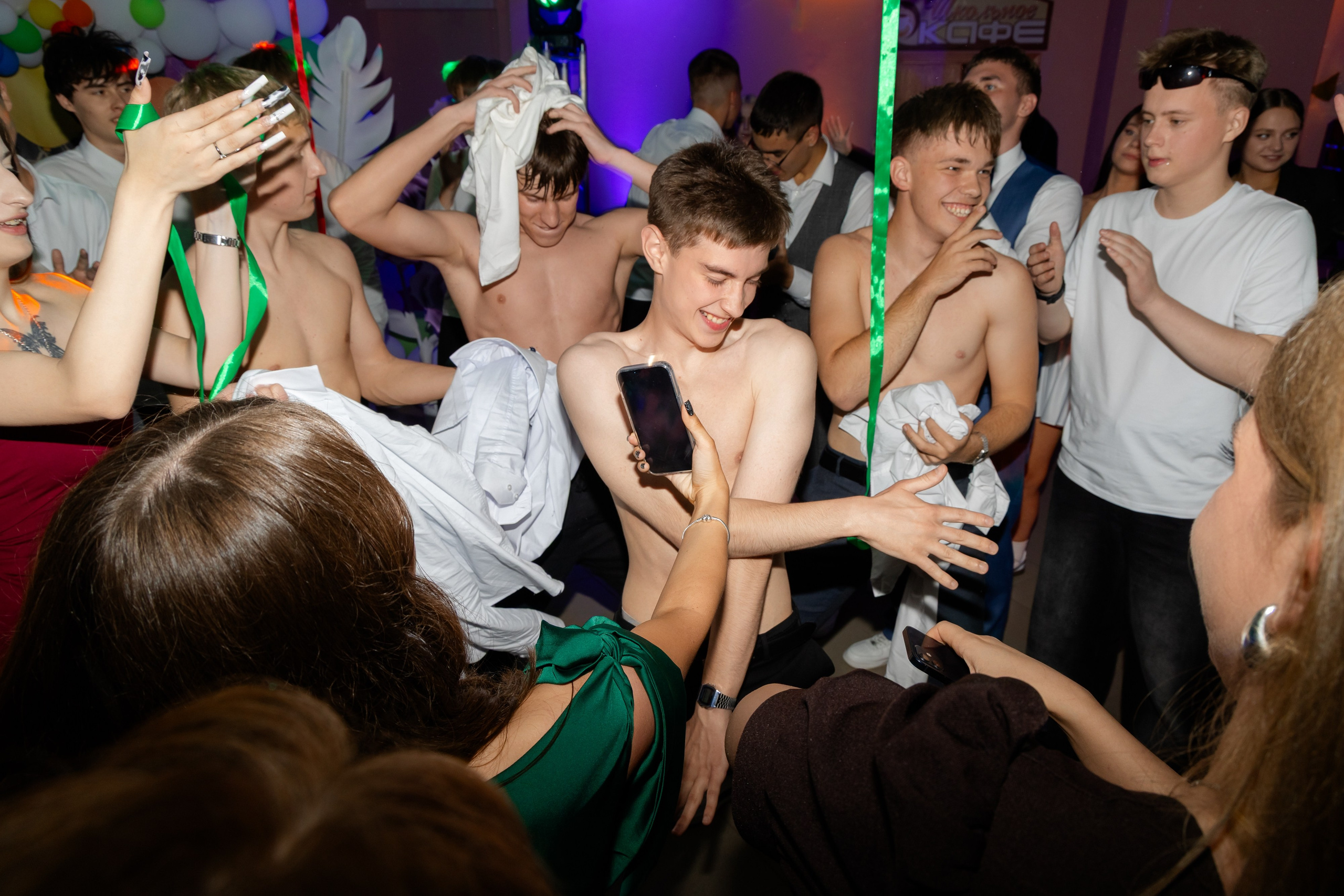 Школьный выпускной 2025 год в Минске, Беларуси. Свадебный фотограф в Минске/Беларуси Сергей Спиридонов