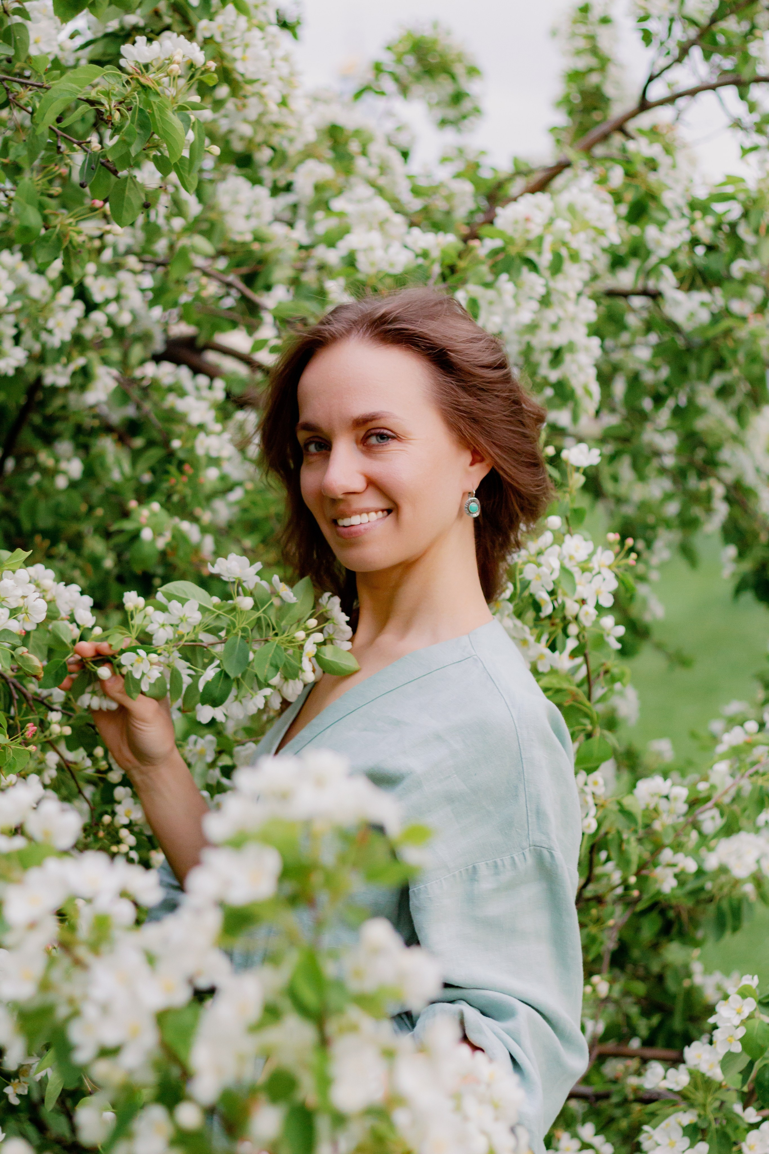 Фотосессия с цветущими яблонями, Екатеринбург. Фотопрогулка. Фотограф в Екатеринбурге Пойгина Елена