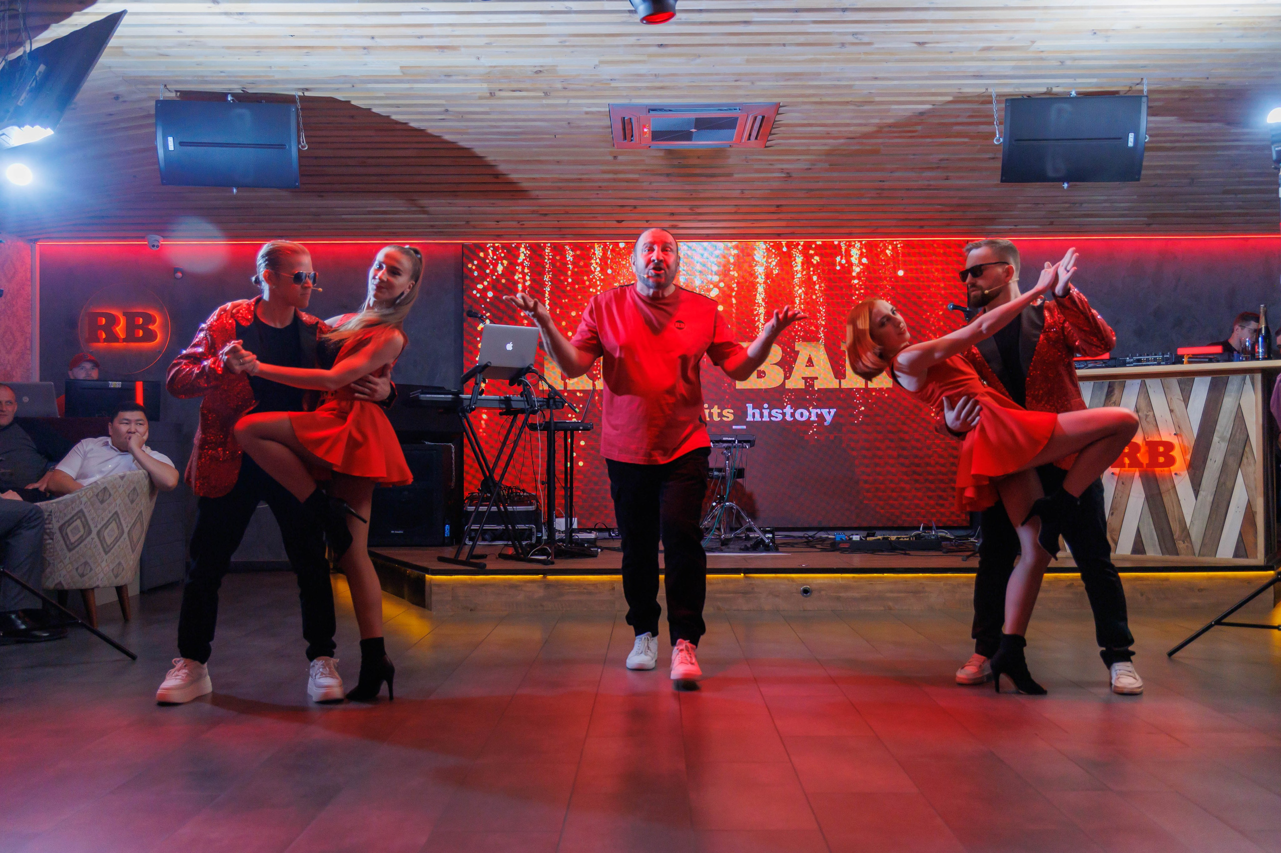 День рождения Red Bar. Ваши Истории. Фотограф/видеограф. Абакан