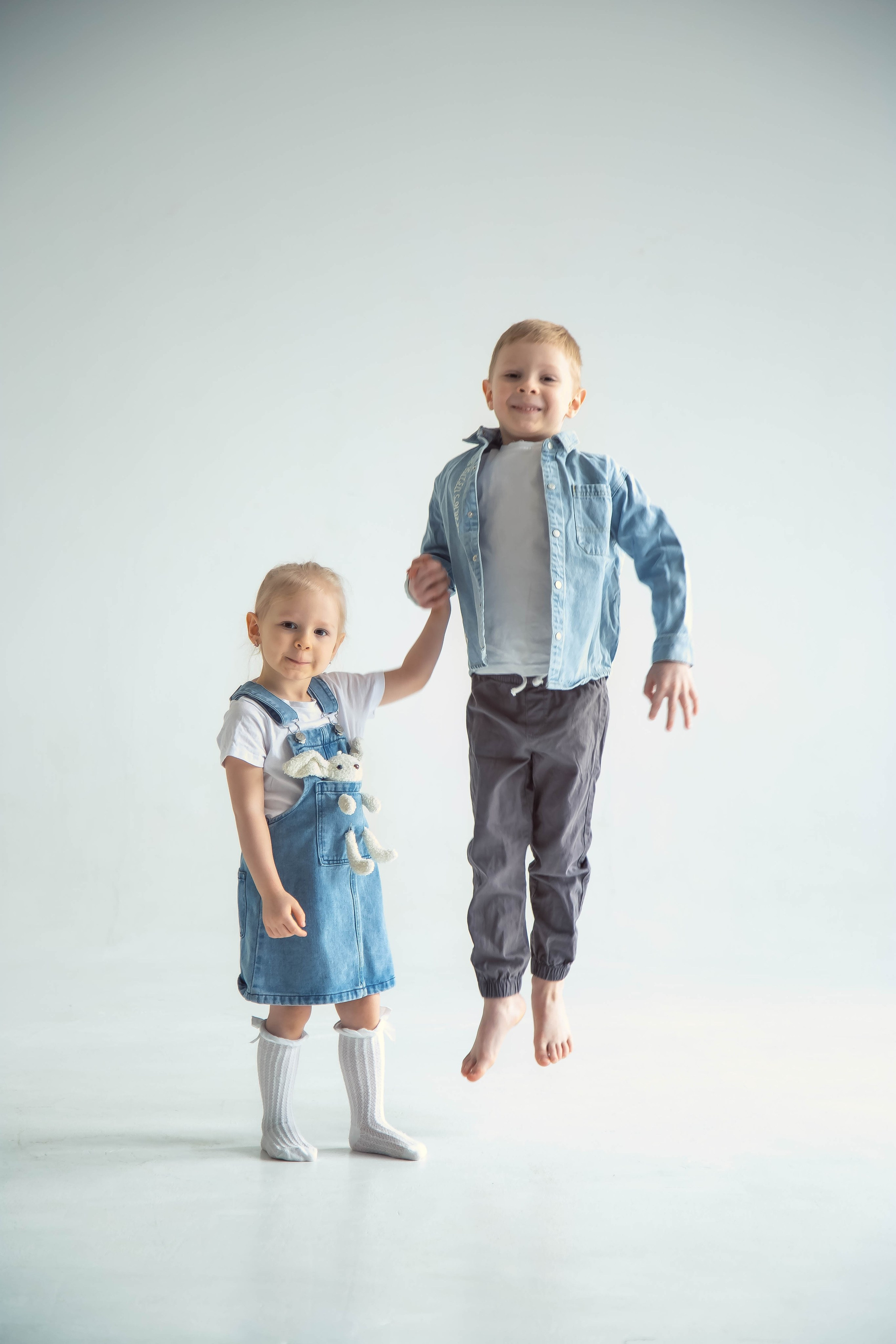 Семейная фотосессия в студии в Москве. Семейный фотограф в Москве Влада Лунина