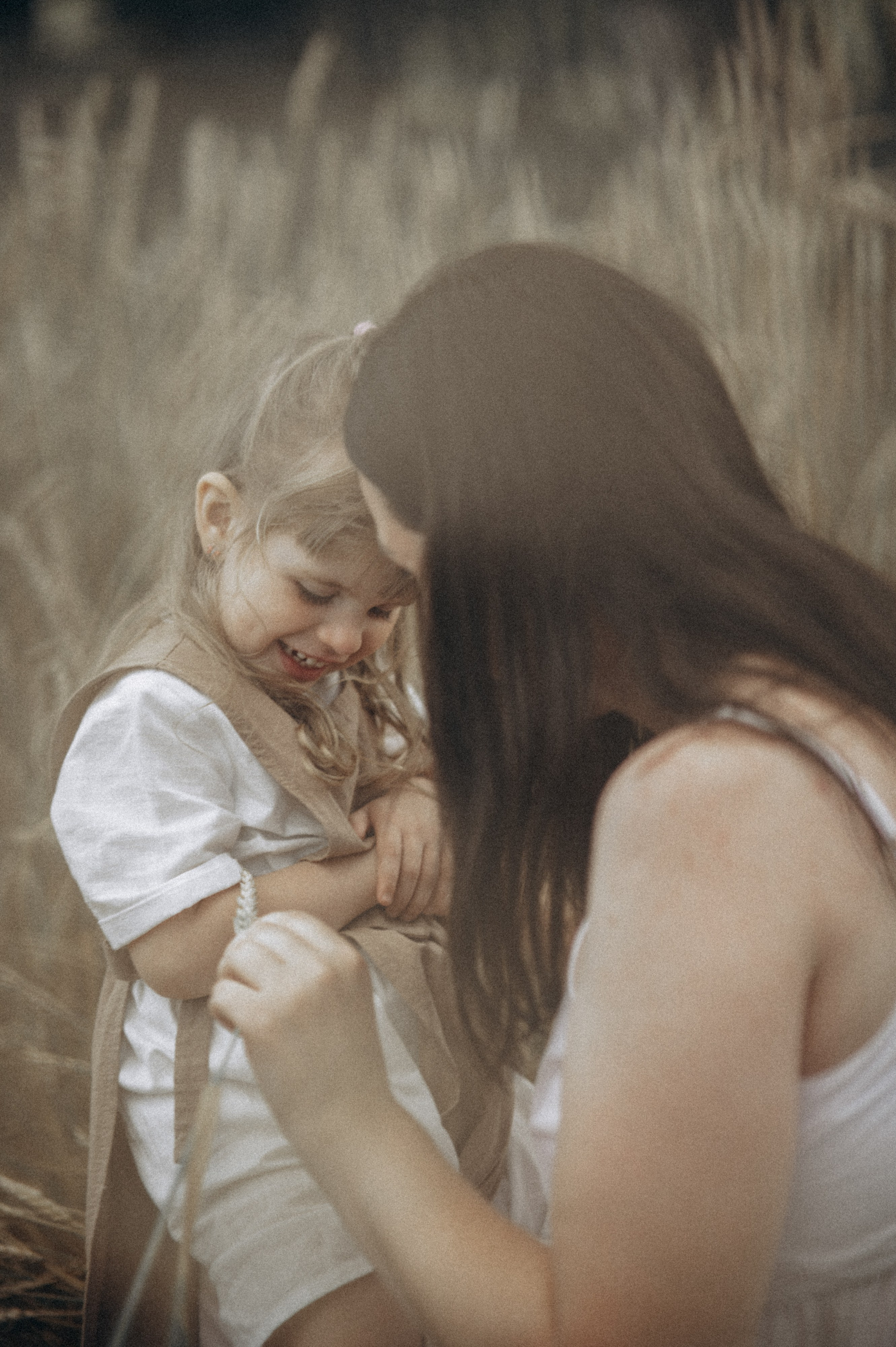 Семейная фотосессия в полях. Семейный Фотограф Новосибирск, Школьные фотосессии Новосибирск, школьный фотограф Новосибирск, выпускные альбомы