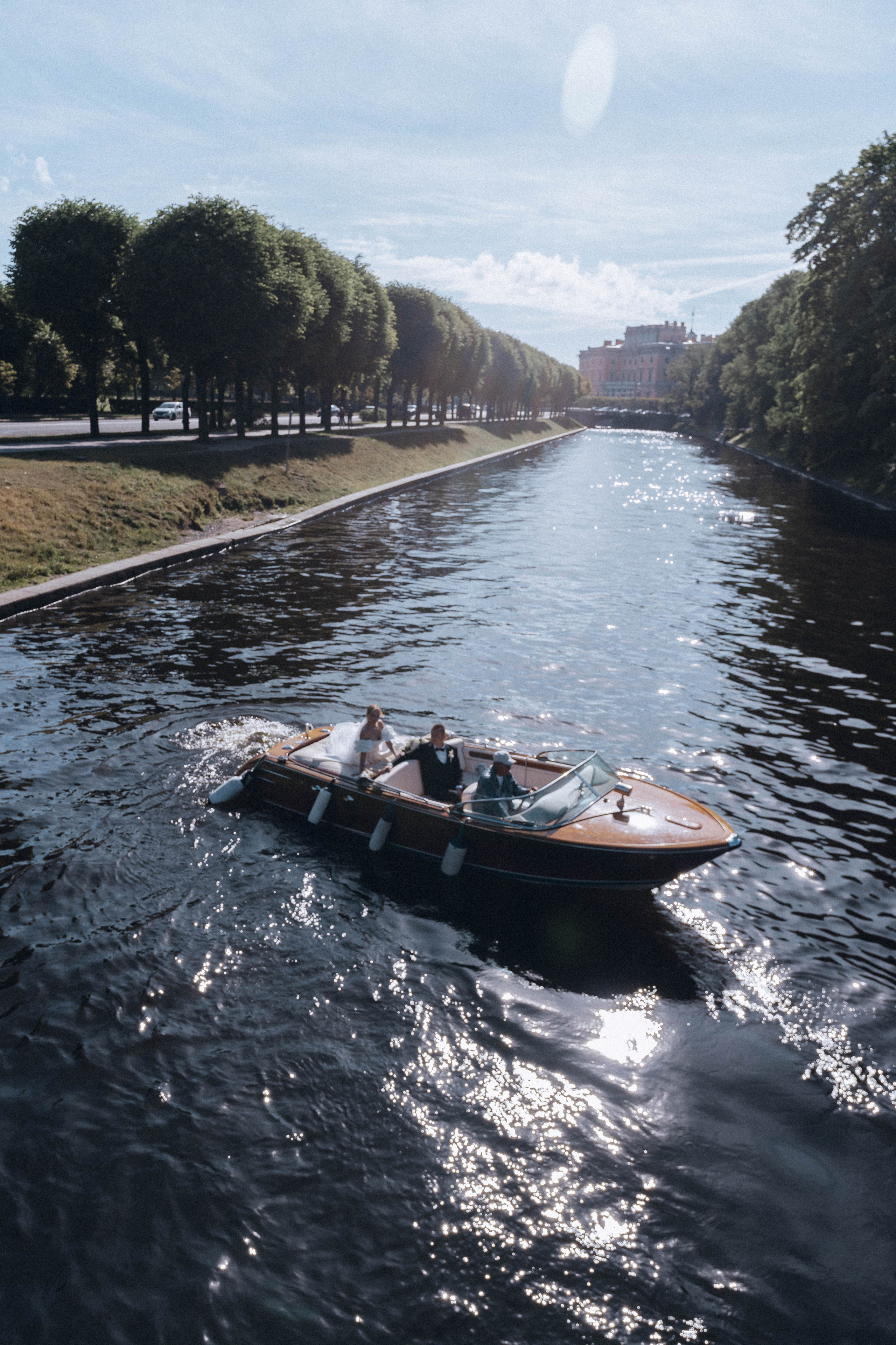 СВАДЕНБНАЯ СЬЕМКА НА КАТЕРЕ ПО КАНАЛАМ САНКТ-ПЕТЕРБУРГА И В АКВАТОРИИ НЕВЫ. Профессиональный фотограф, Санкт-Петербург — Виктория Богомолова