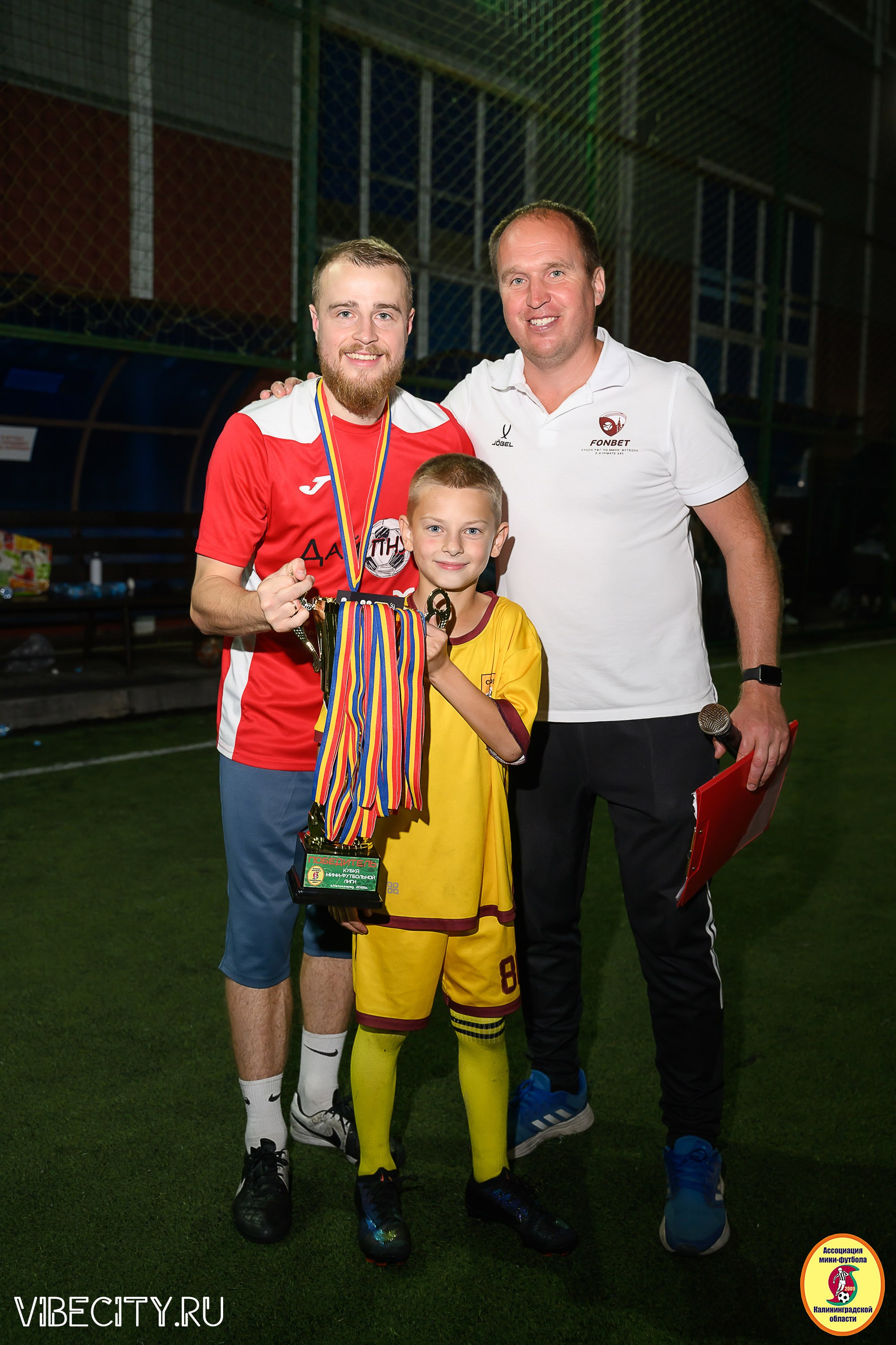 ФИНАЛЬНЫЕ ИГРЫ КУБКА МИНИ-ФУТБОЛЬНОЙ ЛИГИ И КУБКА КОРПОРАТИВНОЙ МФЛ 2025. VIBECITY.RU Вайб Сити Ру Фоторепортажи Фотоотчеты Калининград