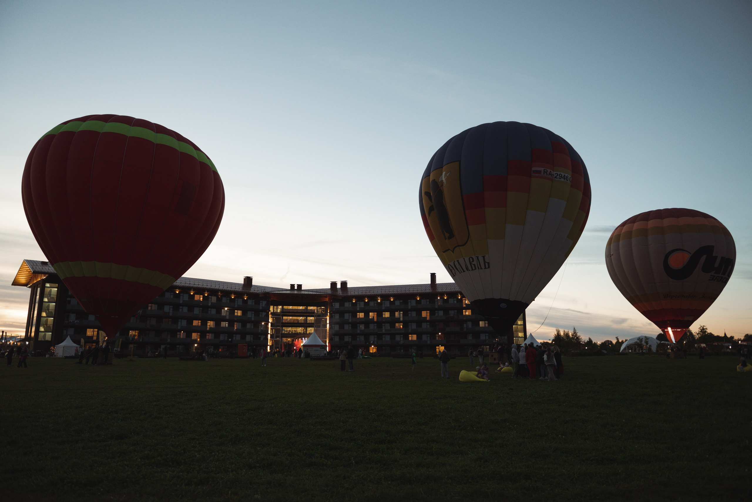 Фестиваль «Широта» и показ в «Азимут» Переславль-Залесский. Фотограф Москва Настя Профотовна. Репортажные, свадебные и контент фотосессии
