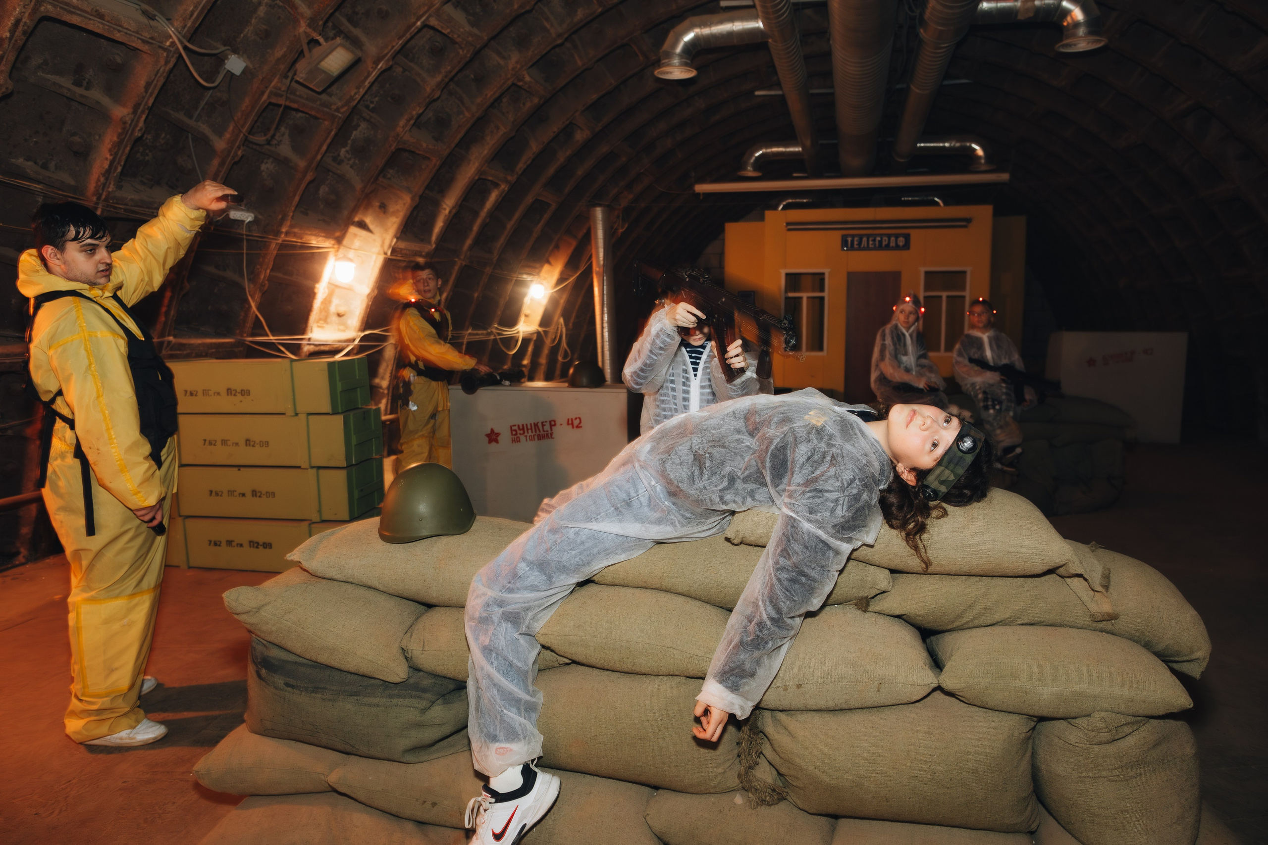 Бункер на Таганке, Женя день рождения. Портретный фотограф в Москве и МО Зимина Татьяна