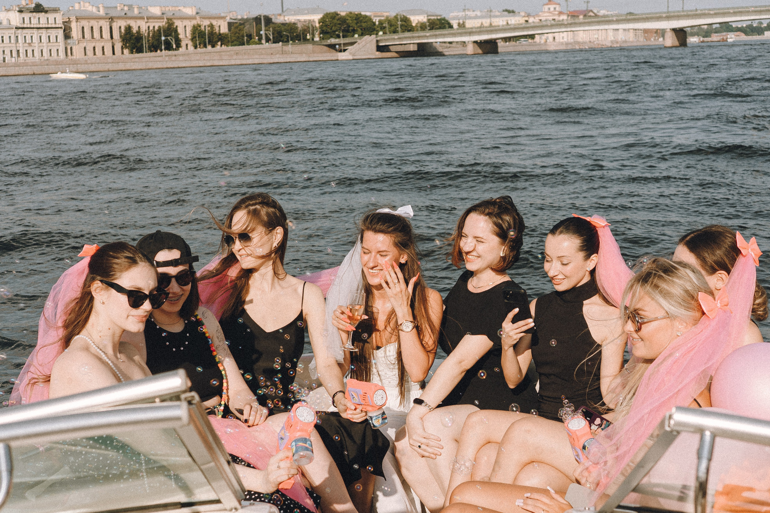 ДЕВИЧНИК НА КАТЕРЕ. Профессиональный фотограф, Санкт-Петербург — Виктория Богомолова