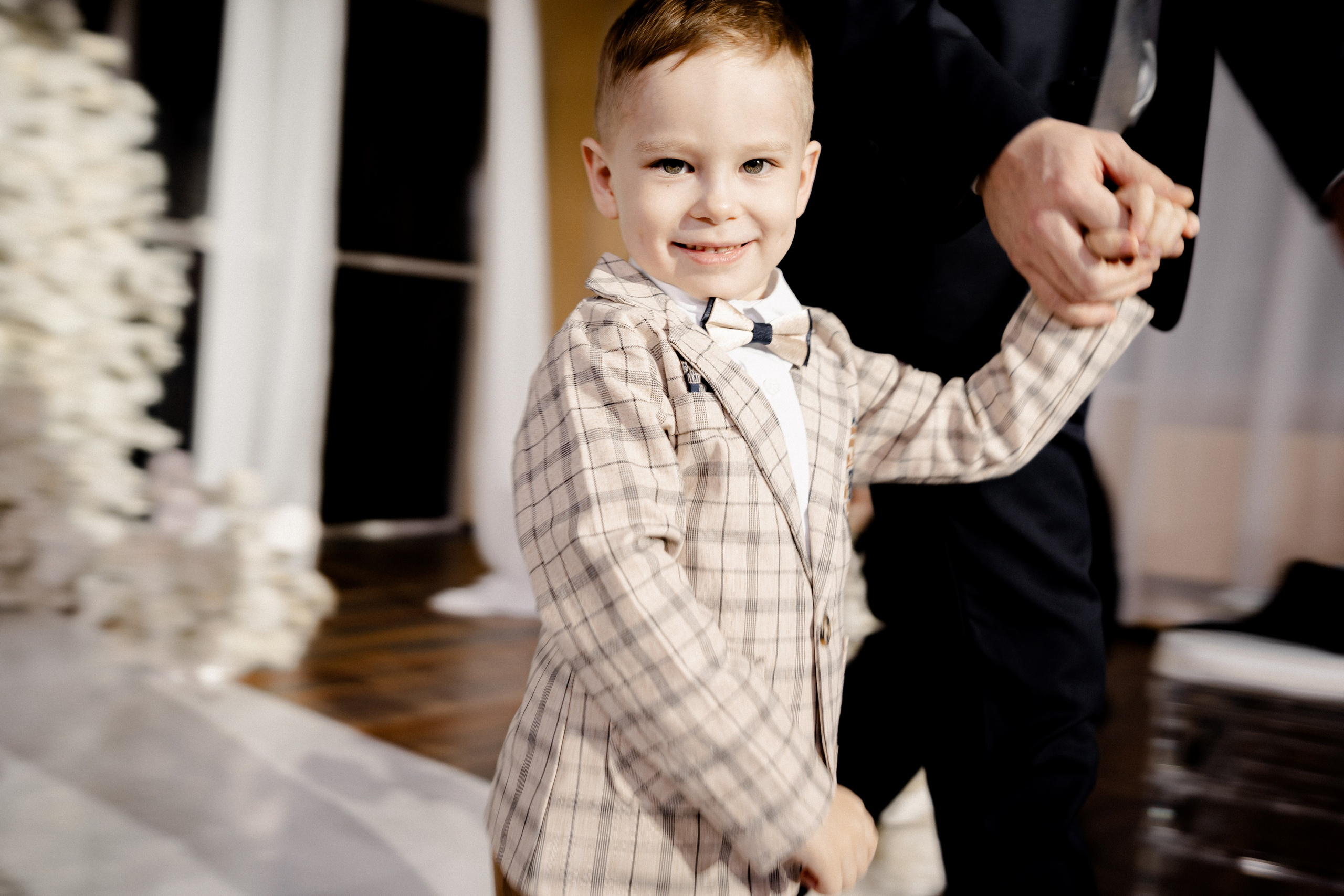 СВАДЕБНАЯ СЬЕМКА СБОРОВ В ОТЕЛЕ И ВЫЕЗД НА ЦЕРЕМОНИЮ (СНЯТО В СИБИРЕ В НИЖНЕВАРТОВСКЕ). Профессиональный фотограф, Санкт-Петербург — Виктория Богомолова