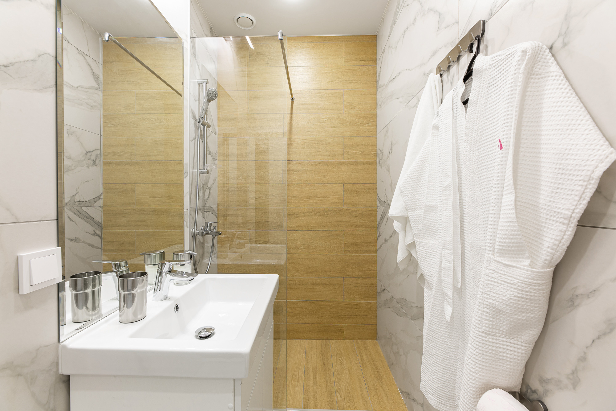 Renatphoto-Интерьерный фотограф Ренат Хисматулин в Краснодарском крае. Профессиональная фотосъёмка интерьеров, предметная фотосессия еды для меню г. Анапа