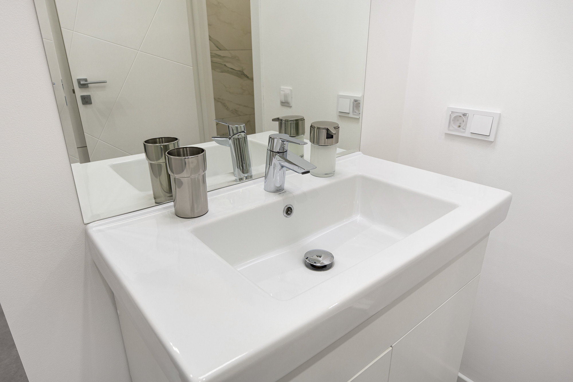 Renatphoto-Интерьерный фотограф Ренат Хисматулин в Краснодарском крае. Профессиональная фотосъёмка интерьеров, предметная фотосессия еды для меню г. Анапа