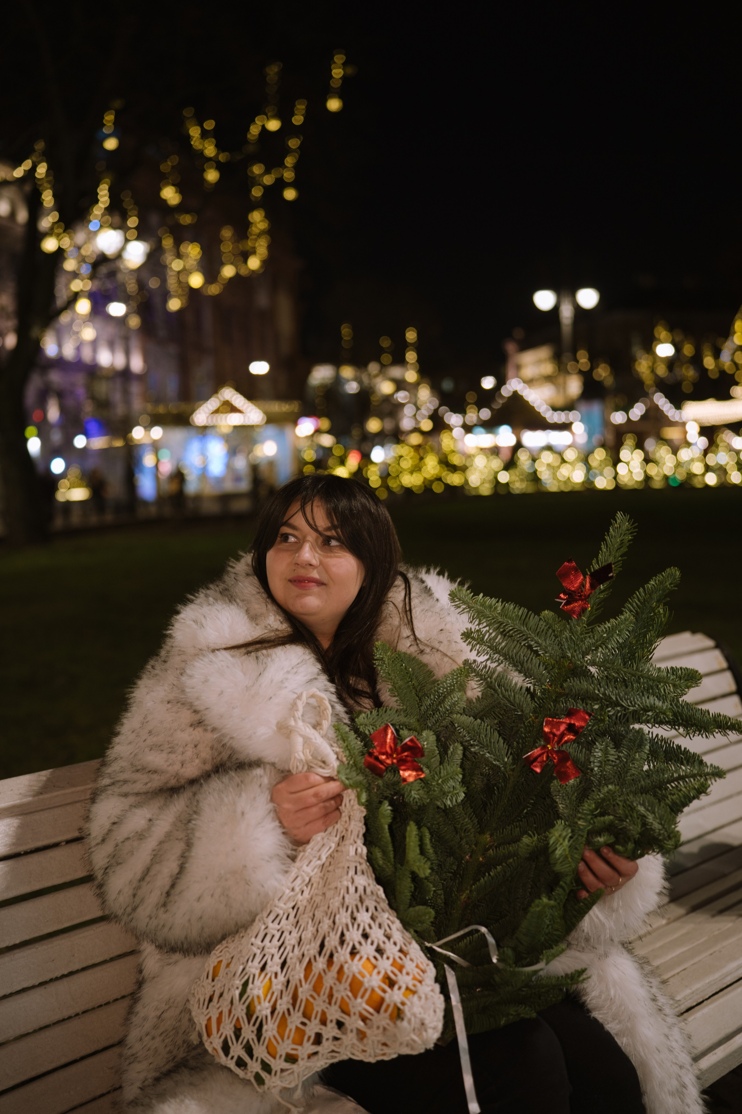 ПРОГУЛКА НА МАНЕЖНОЙ ПЛОЩАДИ ДЛЯ ДЕВУШКИ ПЕРЕД НОВЫМ ГОДОМ (НОВОГОДНЯЯ ФОТОСЕССИИЯ НА МАНЕЖНОЙ ПЛОЩАДИ). Профессиональный фотограф, Санкт-Петербург — Виктория Богомолова