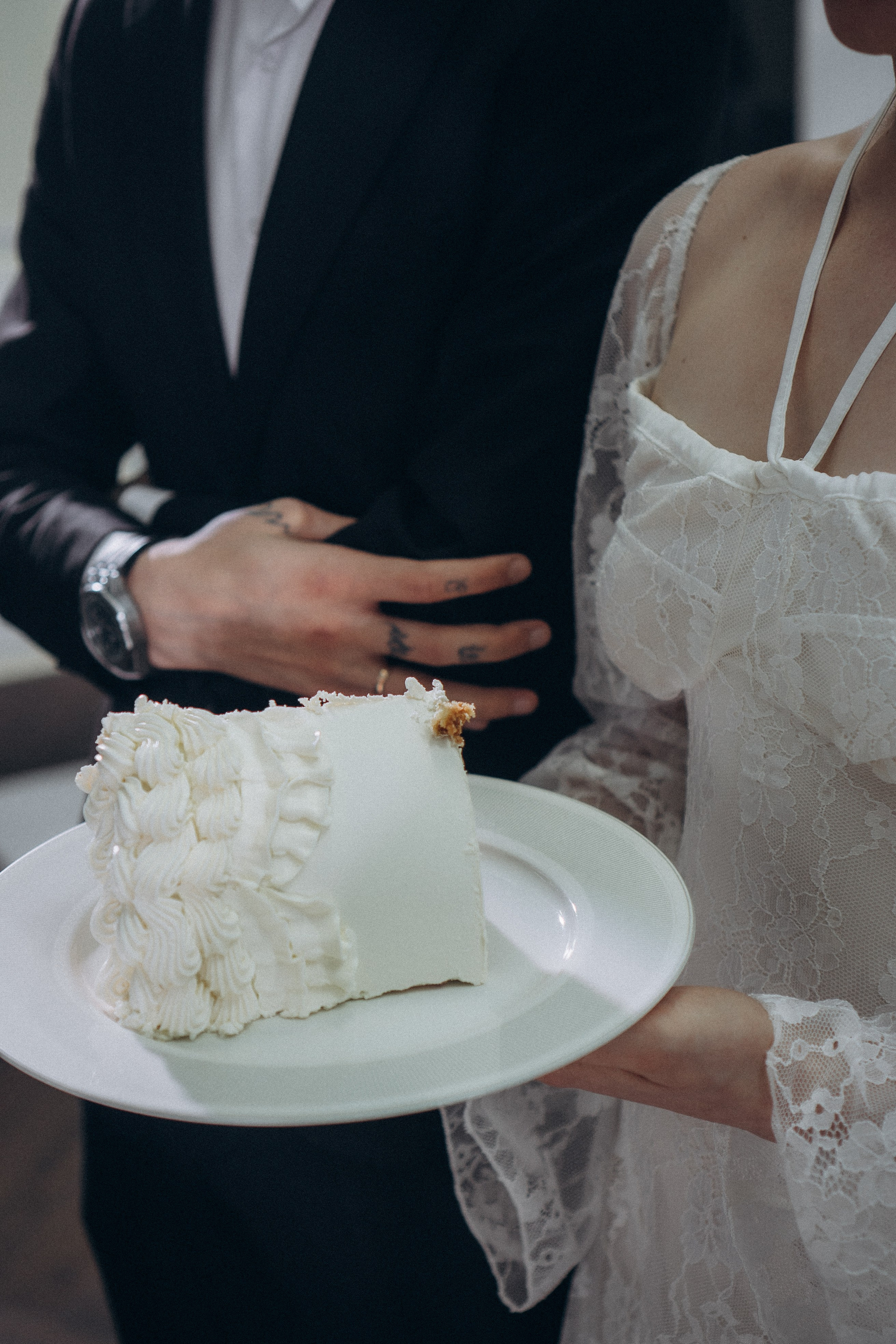 СВАДЕБНАЯ СЬЕМКА СБОРОВ В ОТЕЛЕ И ВЫЕЗД НА ЦЕРЕМОНИЮ (СНЯТО В СИБИРЕ В НИЖНЕВАРТОВСКЕ). Профессиональный фотограф, Санкт-Петербург — Виктория Богомолова