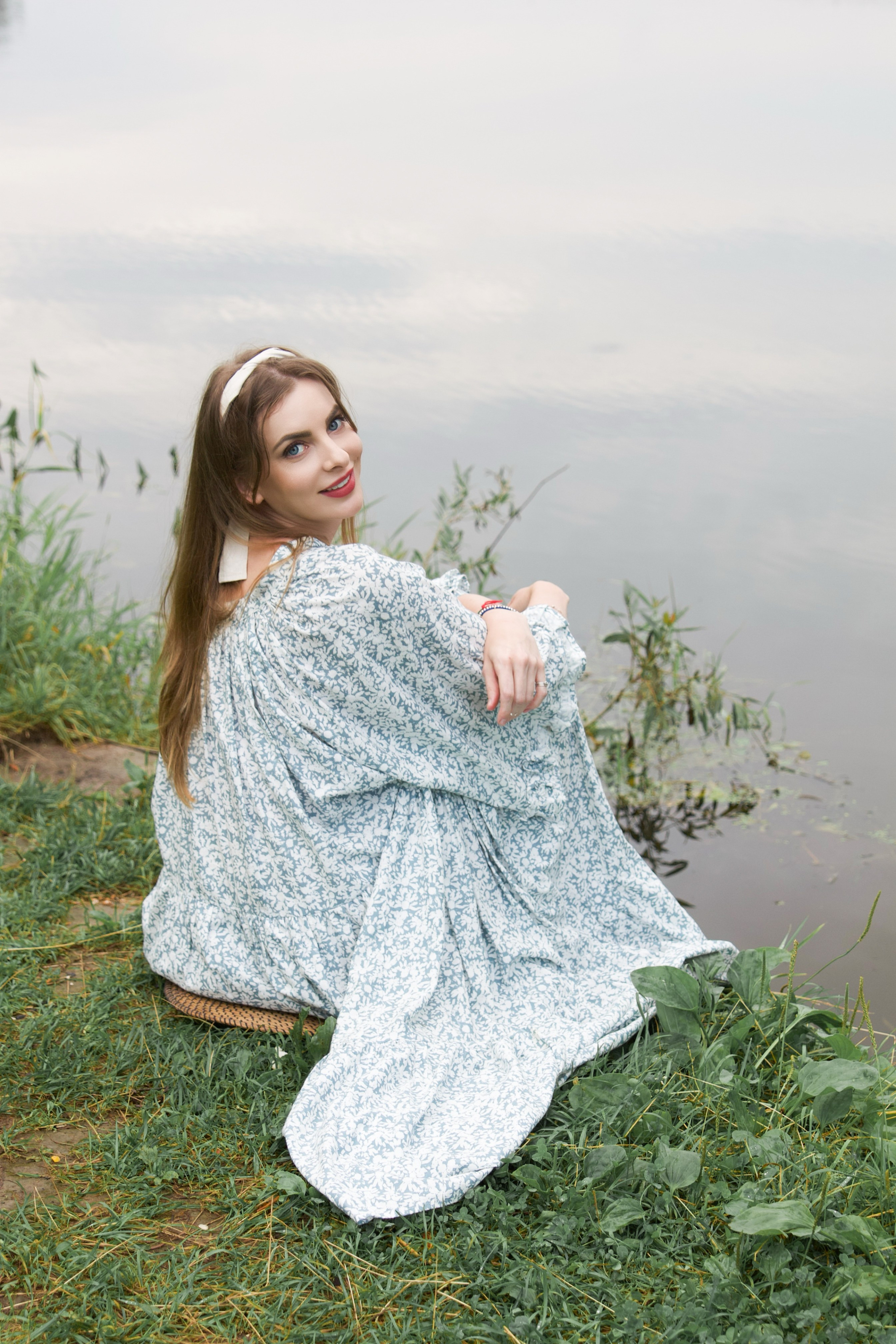 Настенька и река. Фотограф Ирина Воробьева