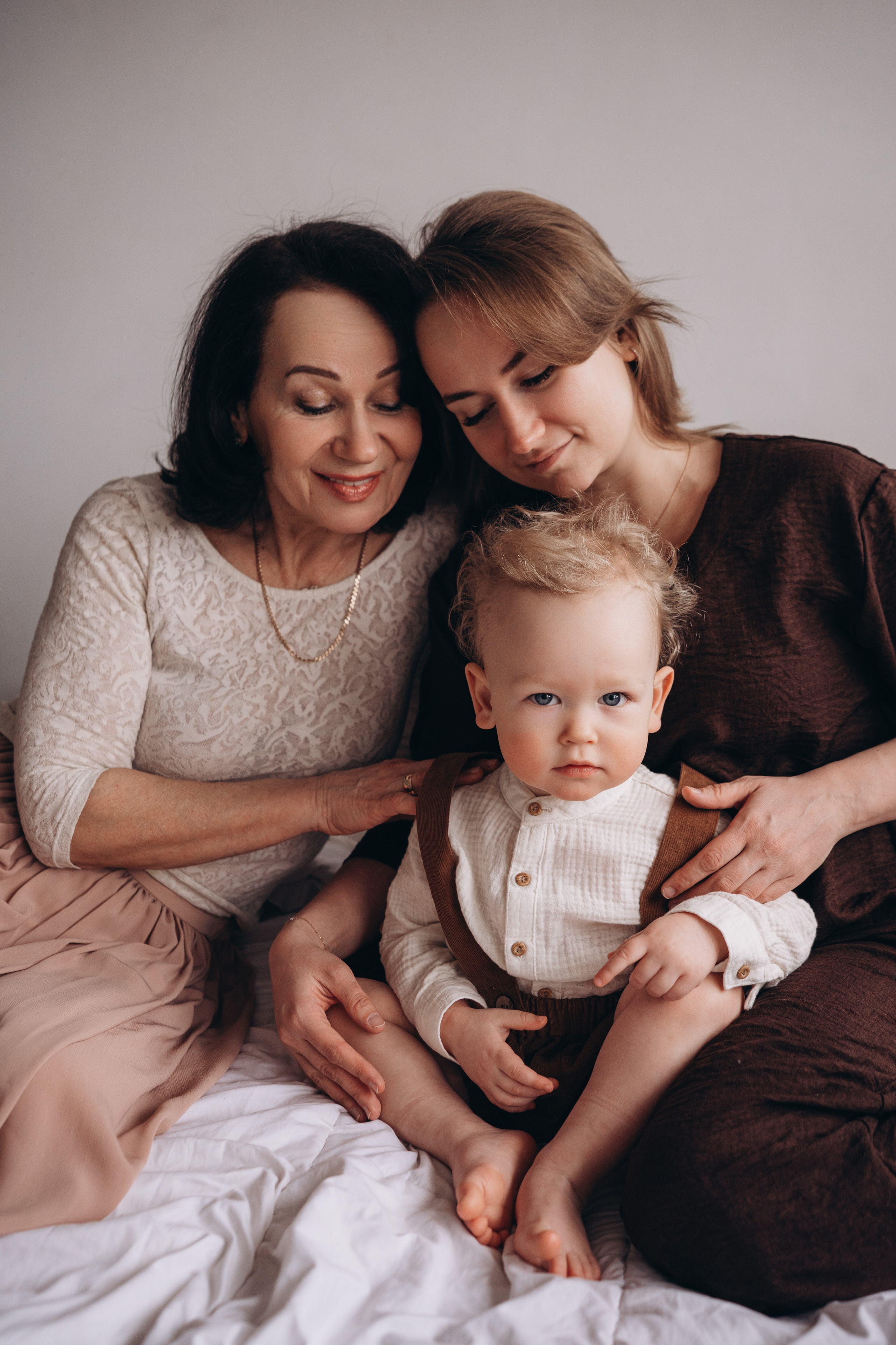 Фотодень Мамы 2026. Фотограф Новорожденных в Москве. Семейные истории в стиле LIFE