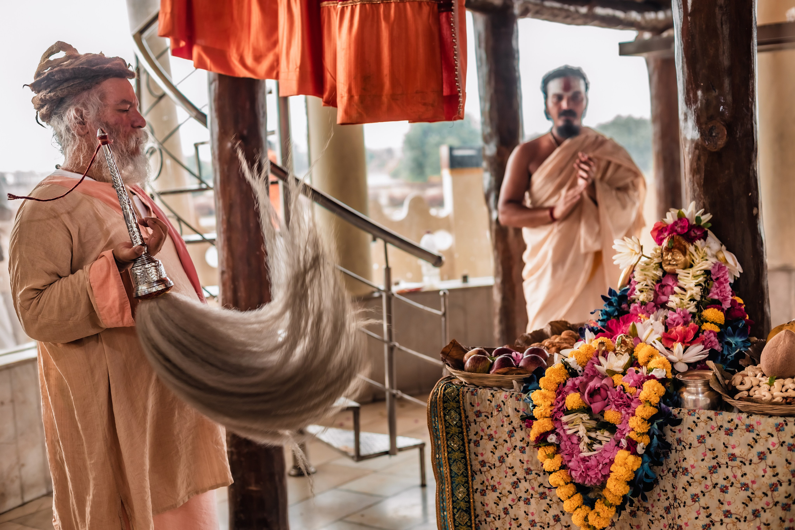 Abhisheka Devraha Baba on Sri Devdas ji maharaj bd. Mariam Bagdasaryan