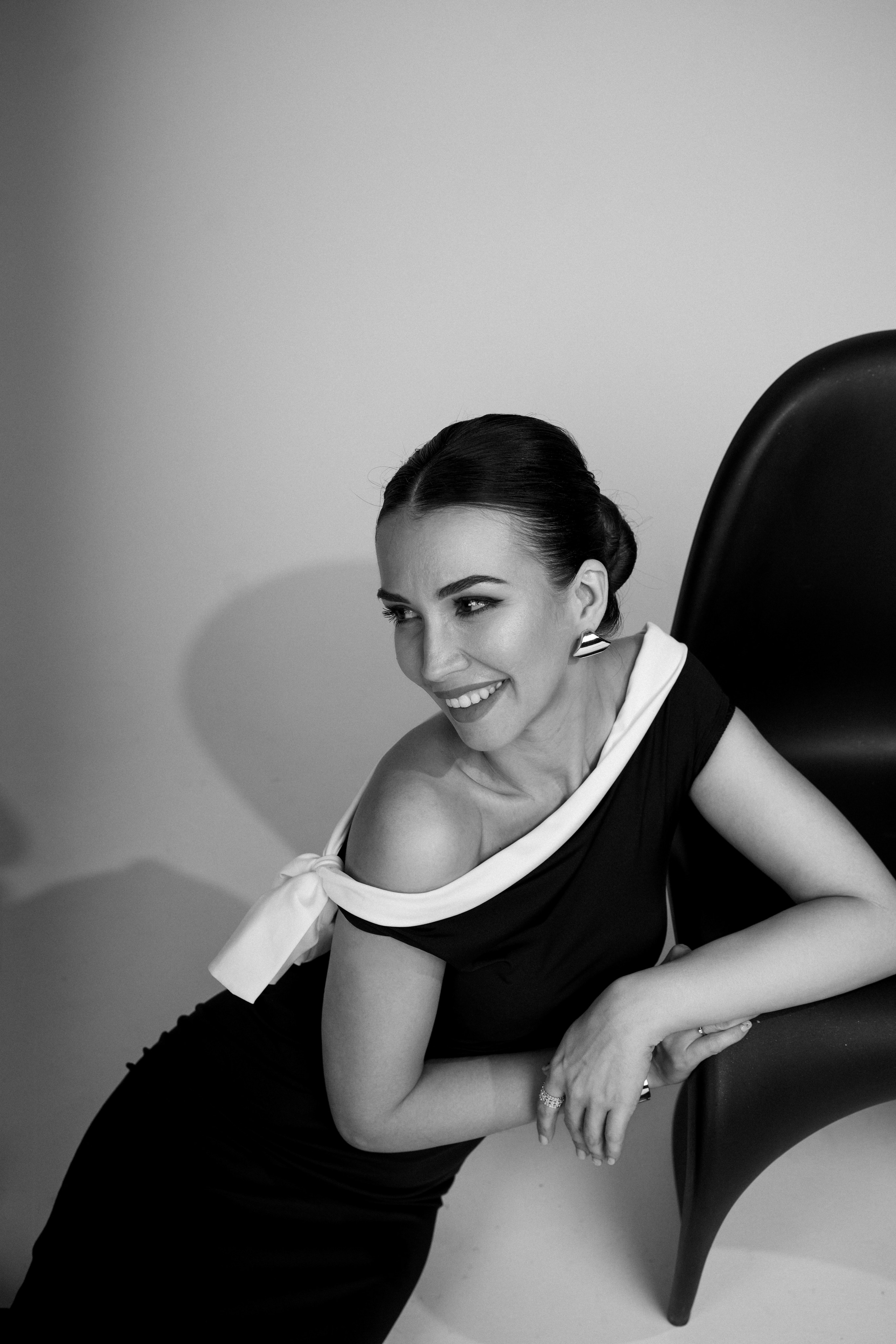 Студийная фотосессия Вилены в Симферополе. Бизнес-портрет в Крыму — Алие Кадырова | Фото для личного бренда