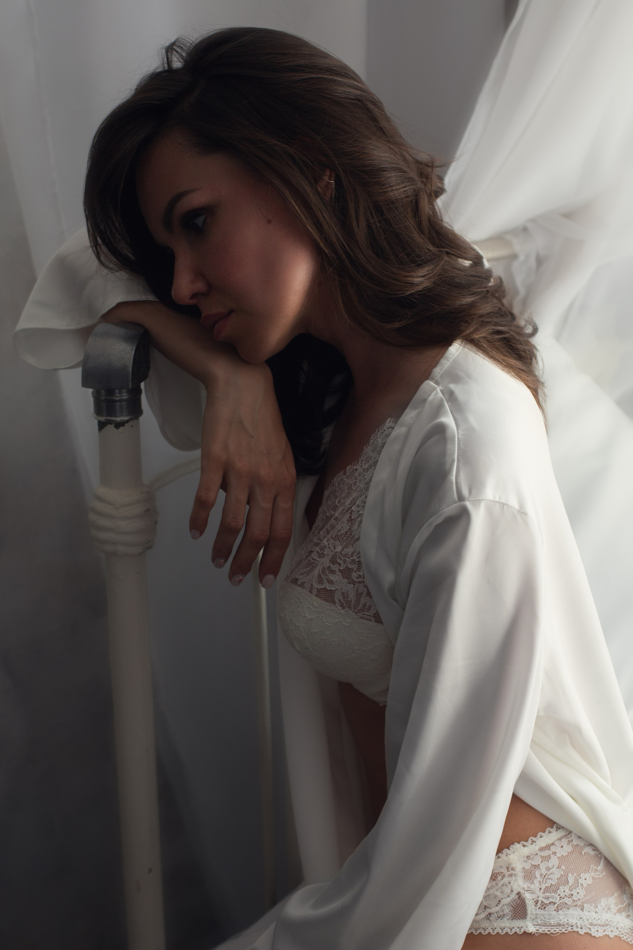 Будуарная портретная фотосессия в фотостудии