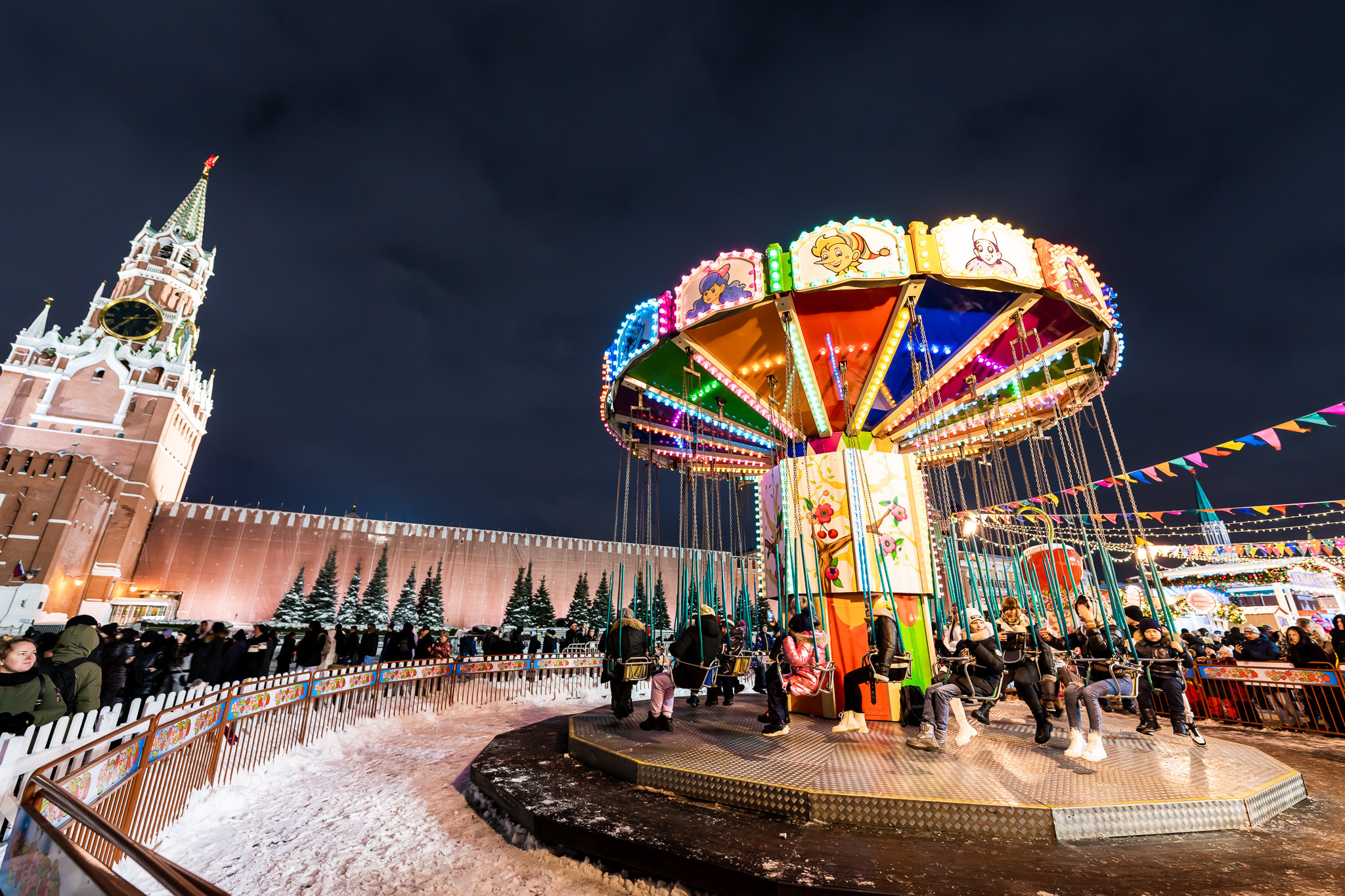 Красная Площадь с новогодними декорациями