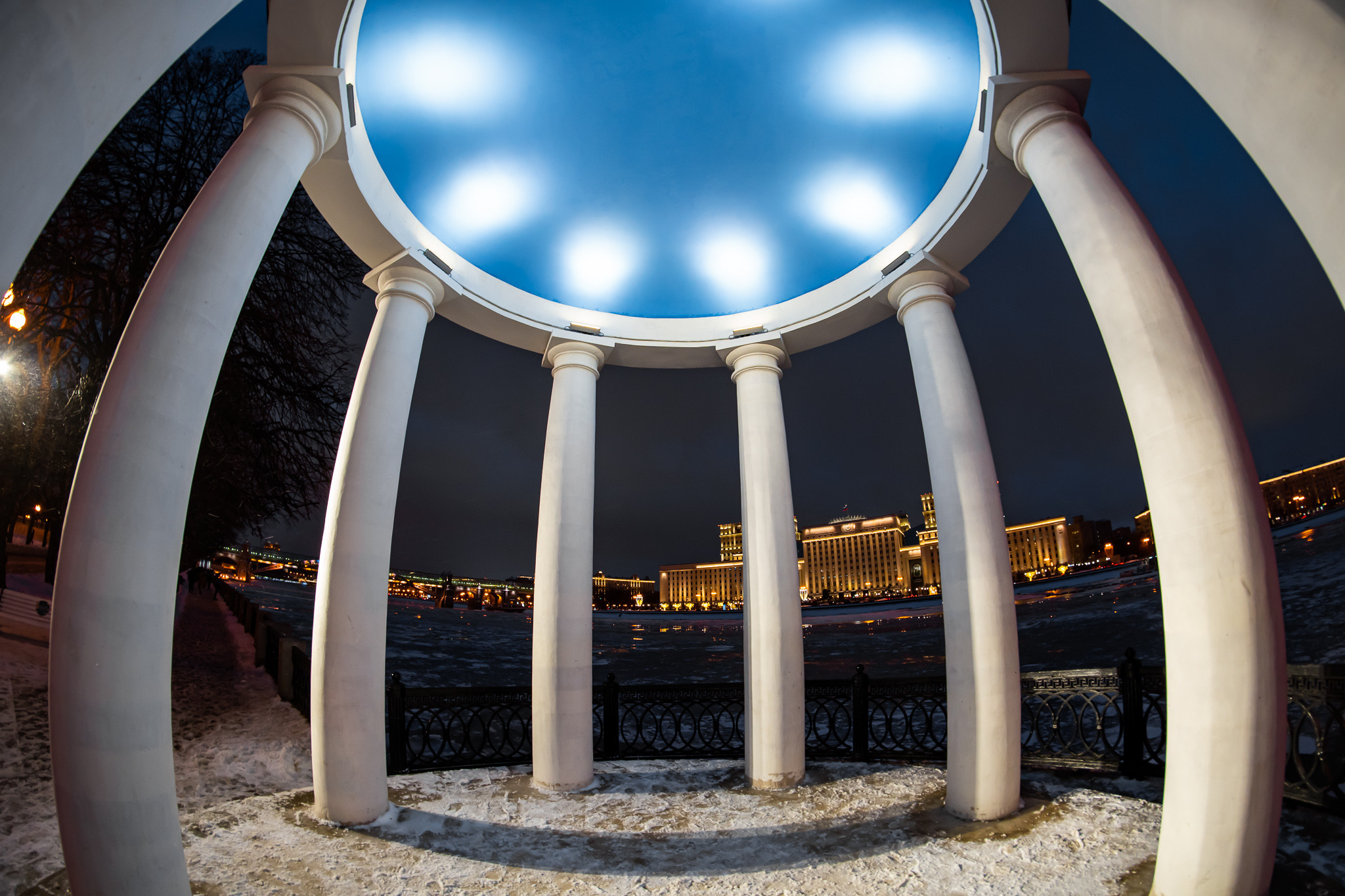 Беседка или ротонда в Парке Горького на набережной