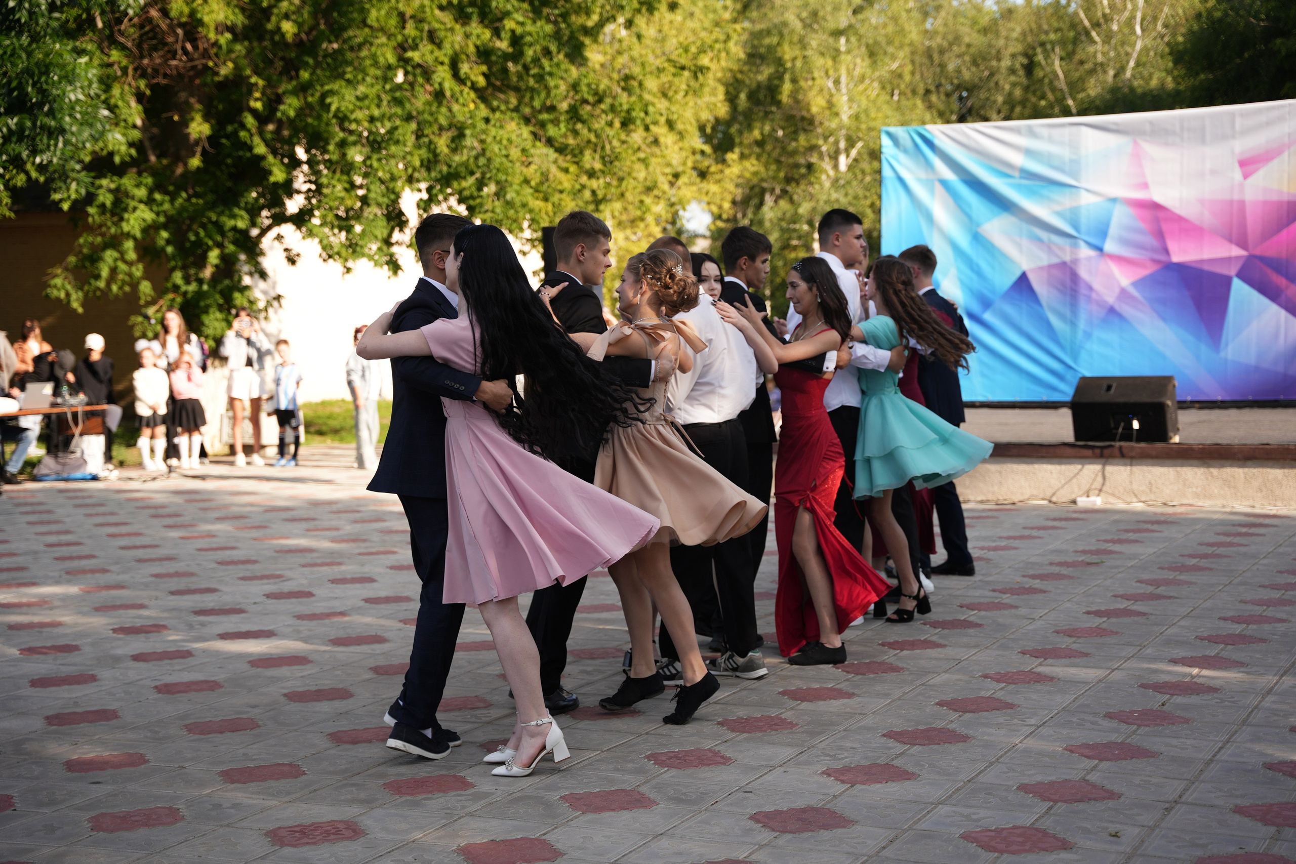 Выпускной в парке. Ольга Плаксина фотограф в Саратове