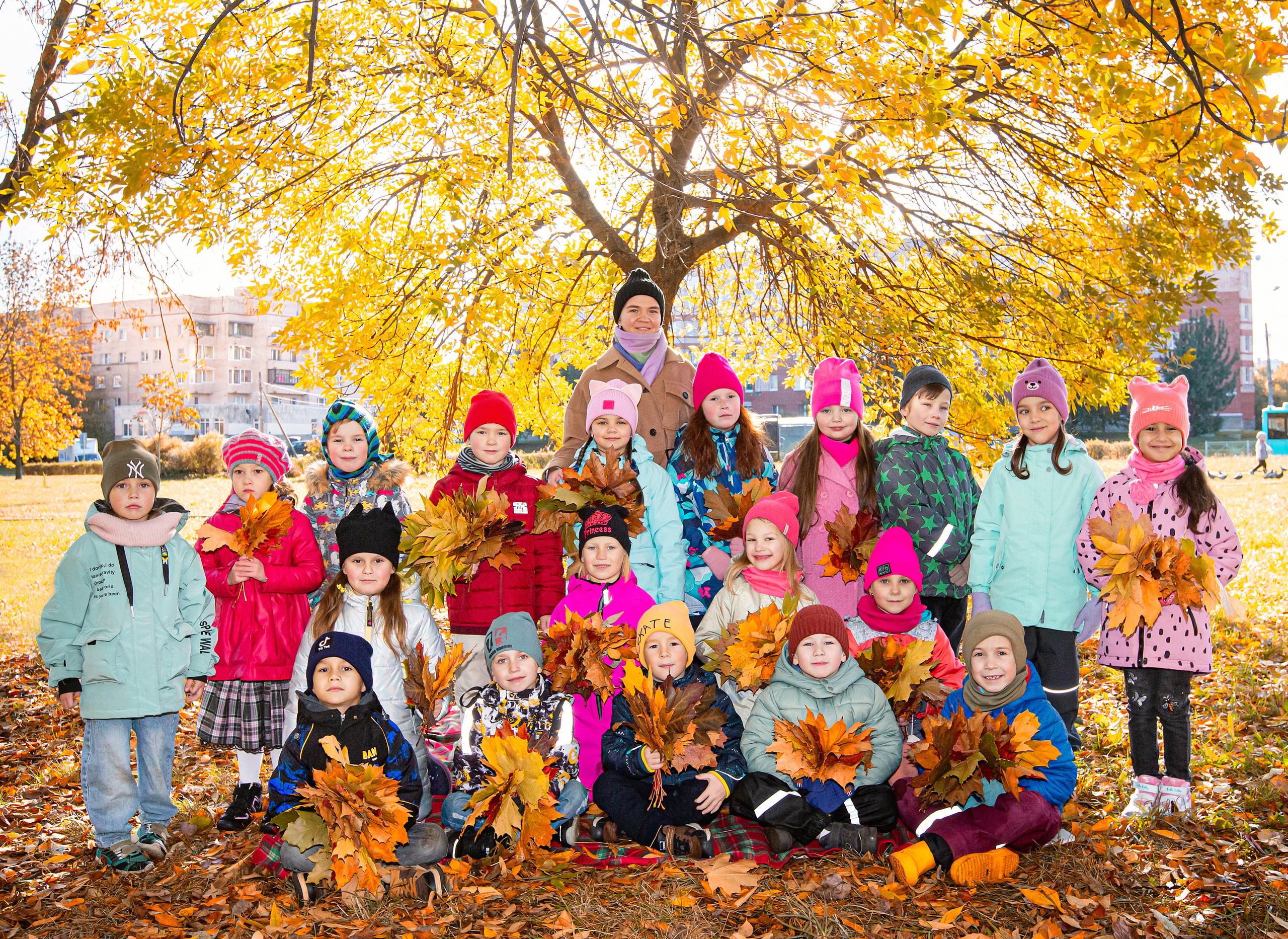 Осенняя фотосессия для группы «Радуга» в Пушкине. Анонс съёмки. Свадебный, семейный, детский фотограф в Санкт-Петербурге