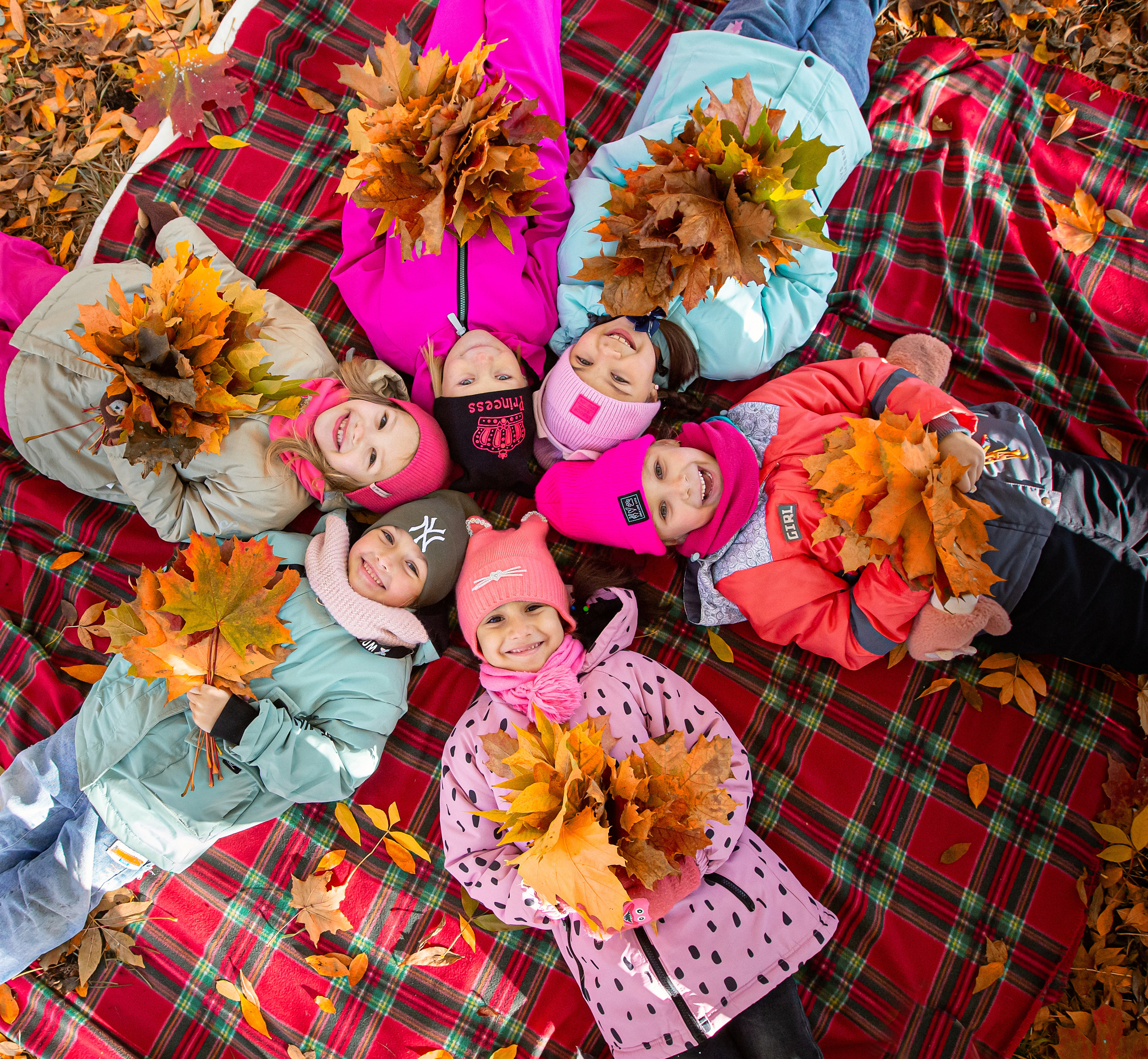 Осенняя фотосессия для группы «Радуга» в Пушкине. Анонс съёмки. Свадебный, семейный, детский фотограф в Санкт-Петербурге