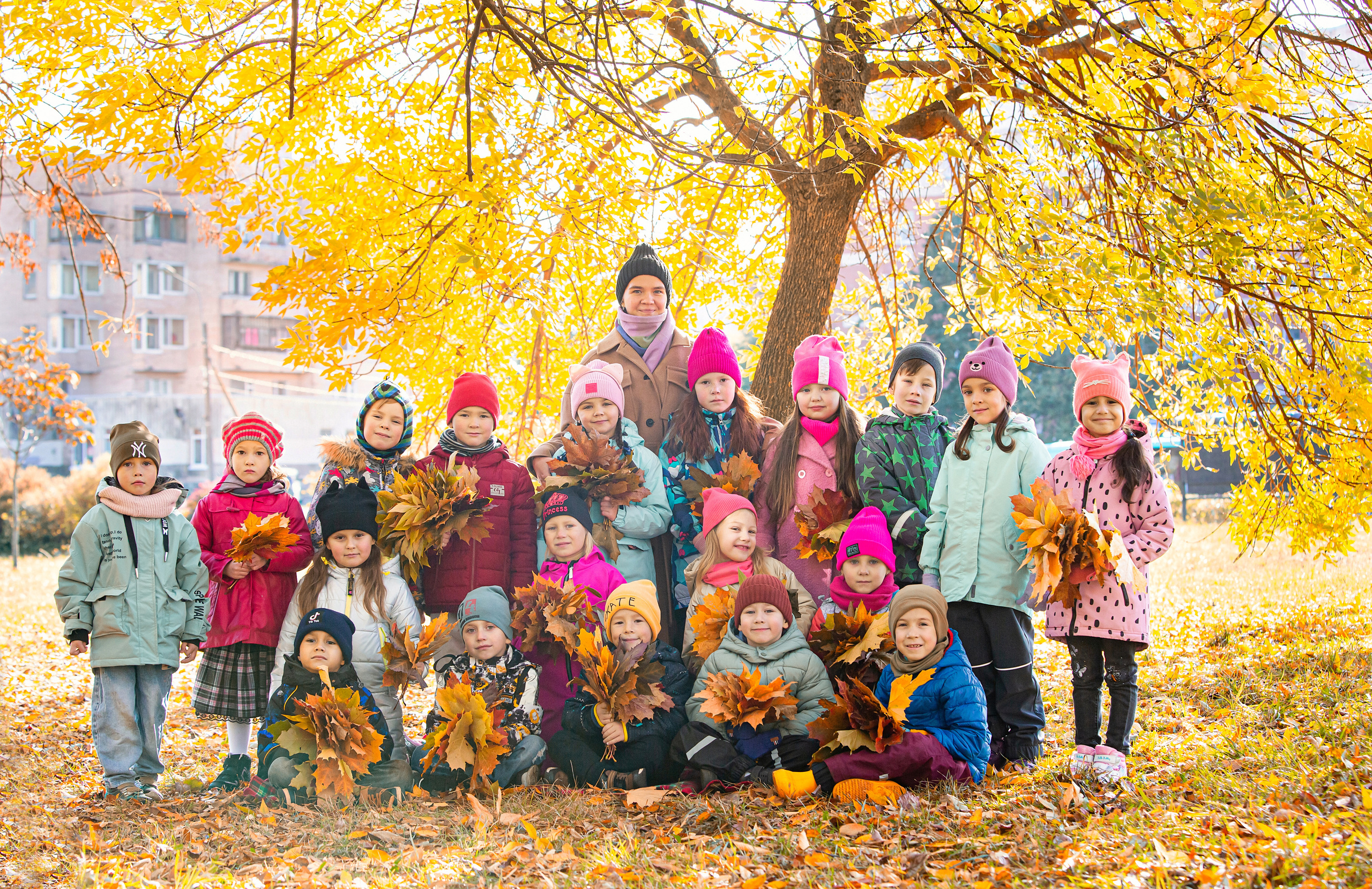 Осенняя фотосессия для группы «Радуга» в Пушкине. Анонс съёмки. Свадебный, семейный, детский фотограф в Санкт-Петербурге
