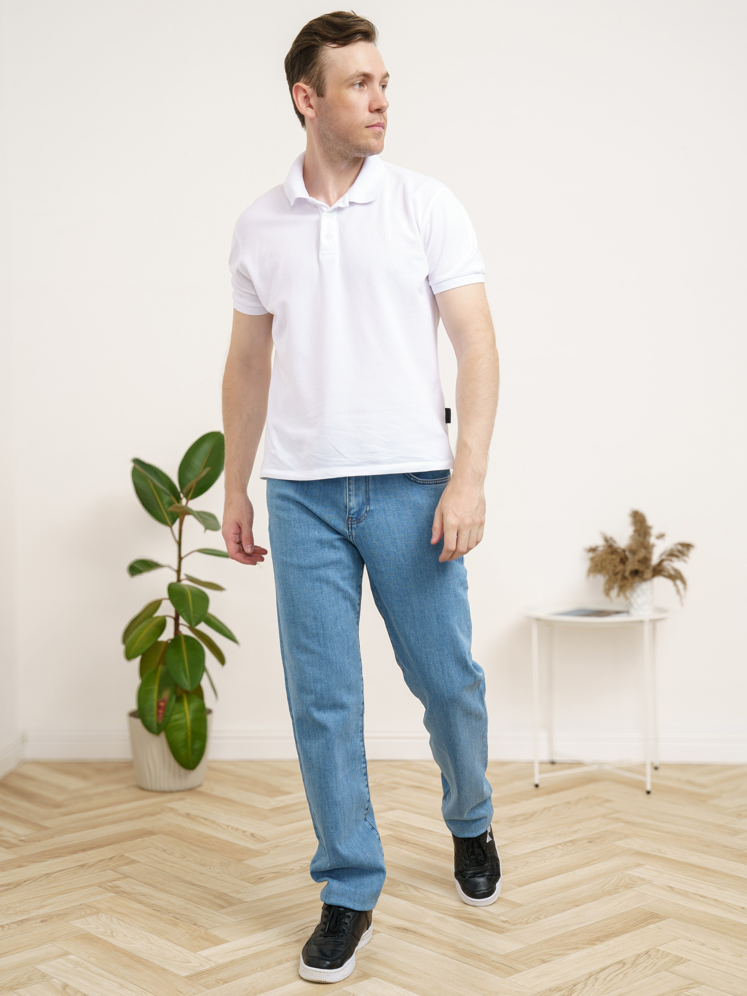 Джинсы, модель Алексей. KED Production — продакшн из СПб. Создаём фото, видео и контент, который помогает брендам и селлерам продавать больше