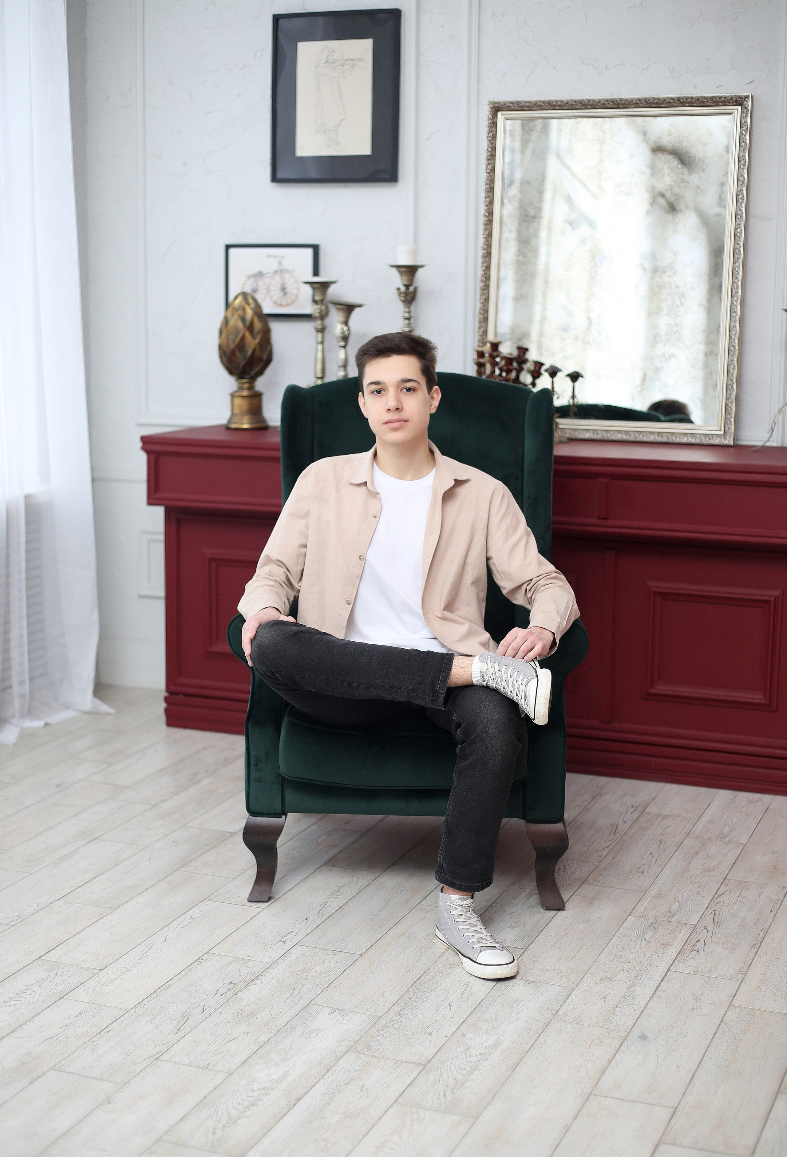 Фотостудия JBSTUDIO (зал светлый). Выпускные альбомы Воронеж от Веры Соколовой