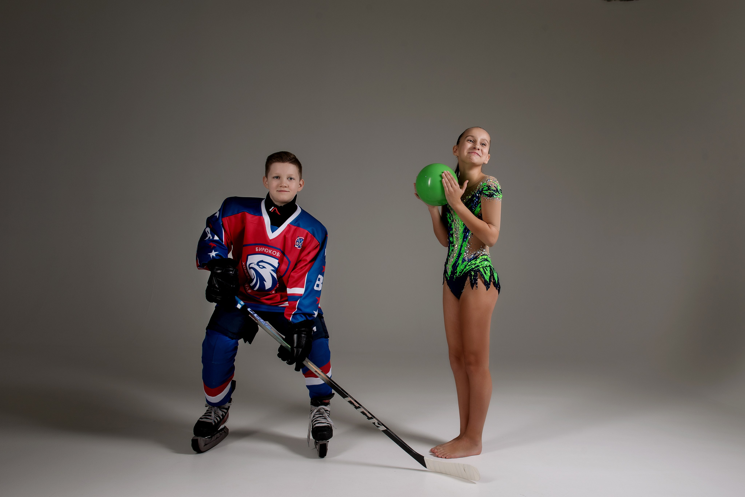 Хоккей — Гимнастика групповая съемка. Детский фотограф в Долгопрудном и Москве