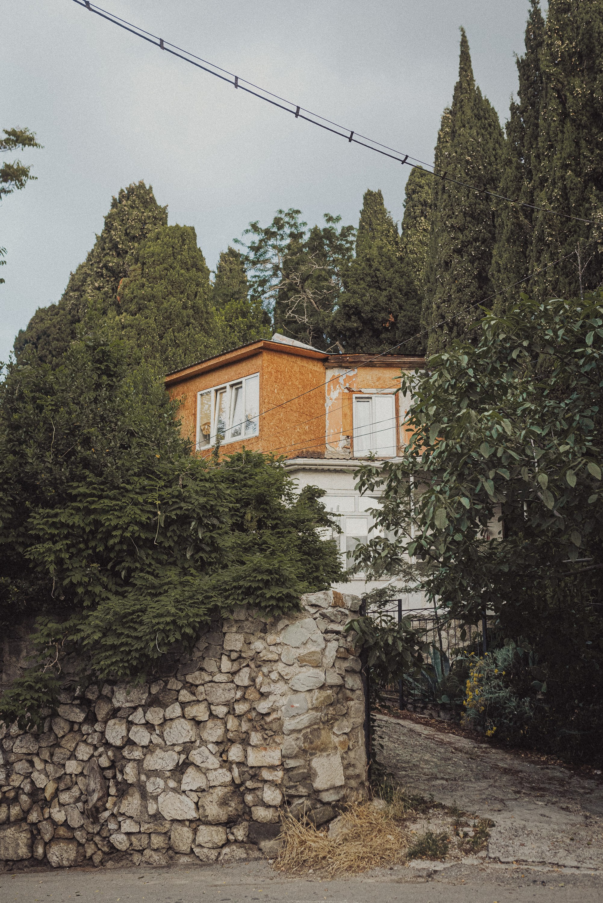 Проект «На улице Ленина». Алупка, ул. Ленина. Документальный фотограф Илья Тихановский