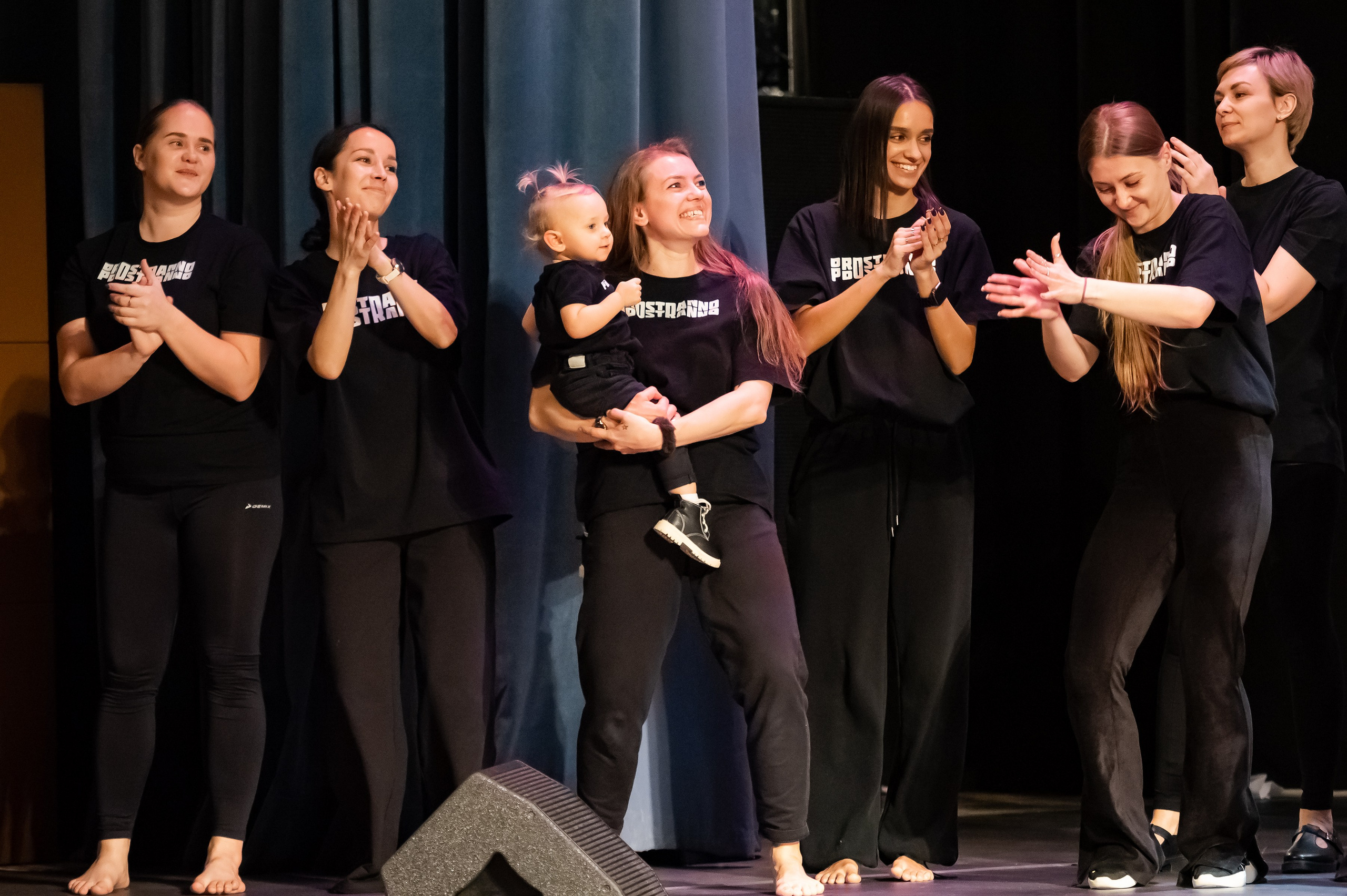 Концерт «Пространные танцы». Репортажный, семейный и детский фотограф в Пензе и Заречном Арина Ермилова. Картины барельеф на заказ