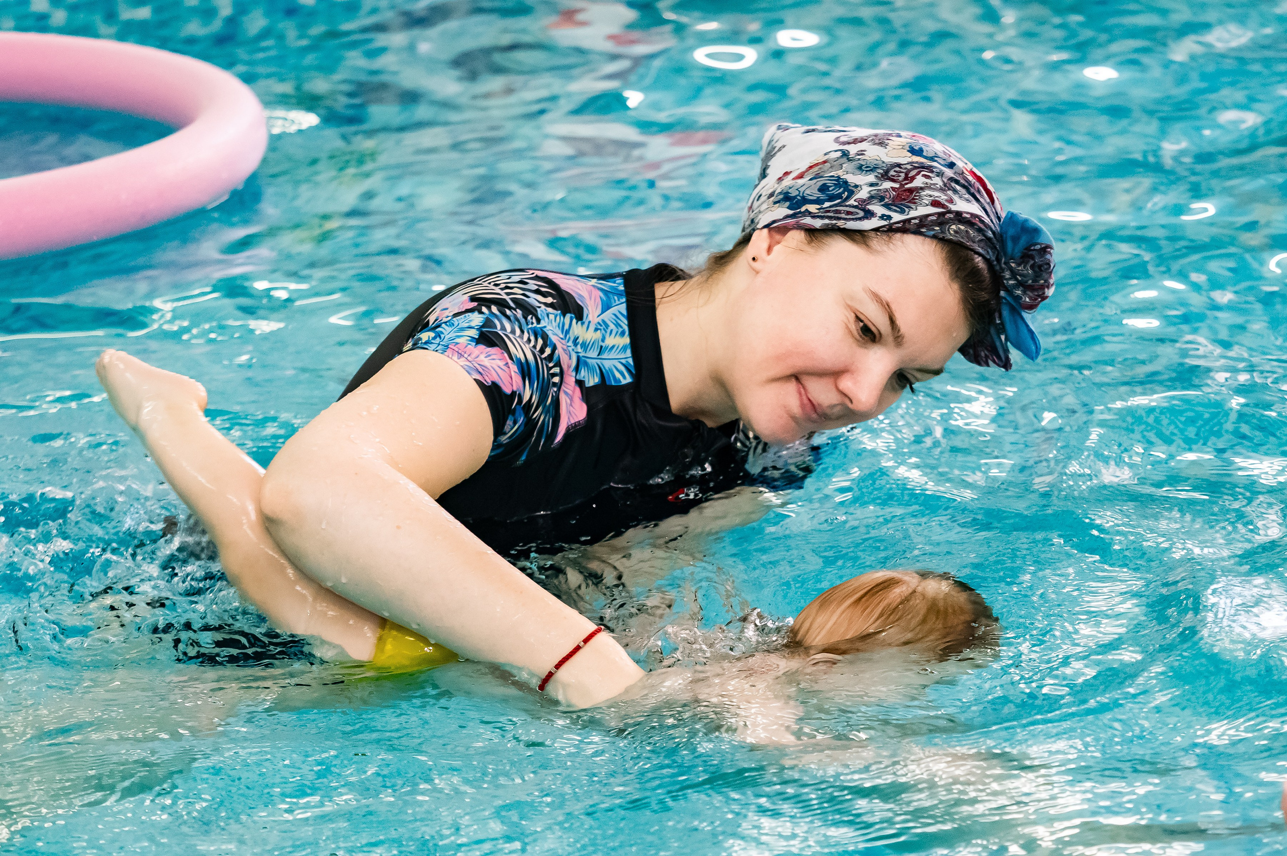 Грудничковое плавание. Репортажный, семейный и детский фотограф в Пензе и Заречном Арина Ермилова. Картины барельеф на заказ