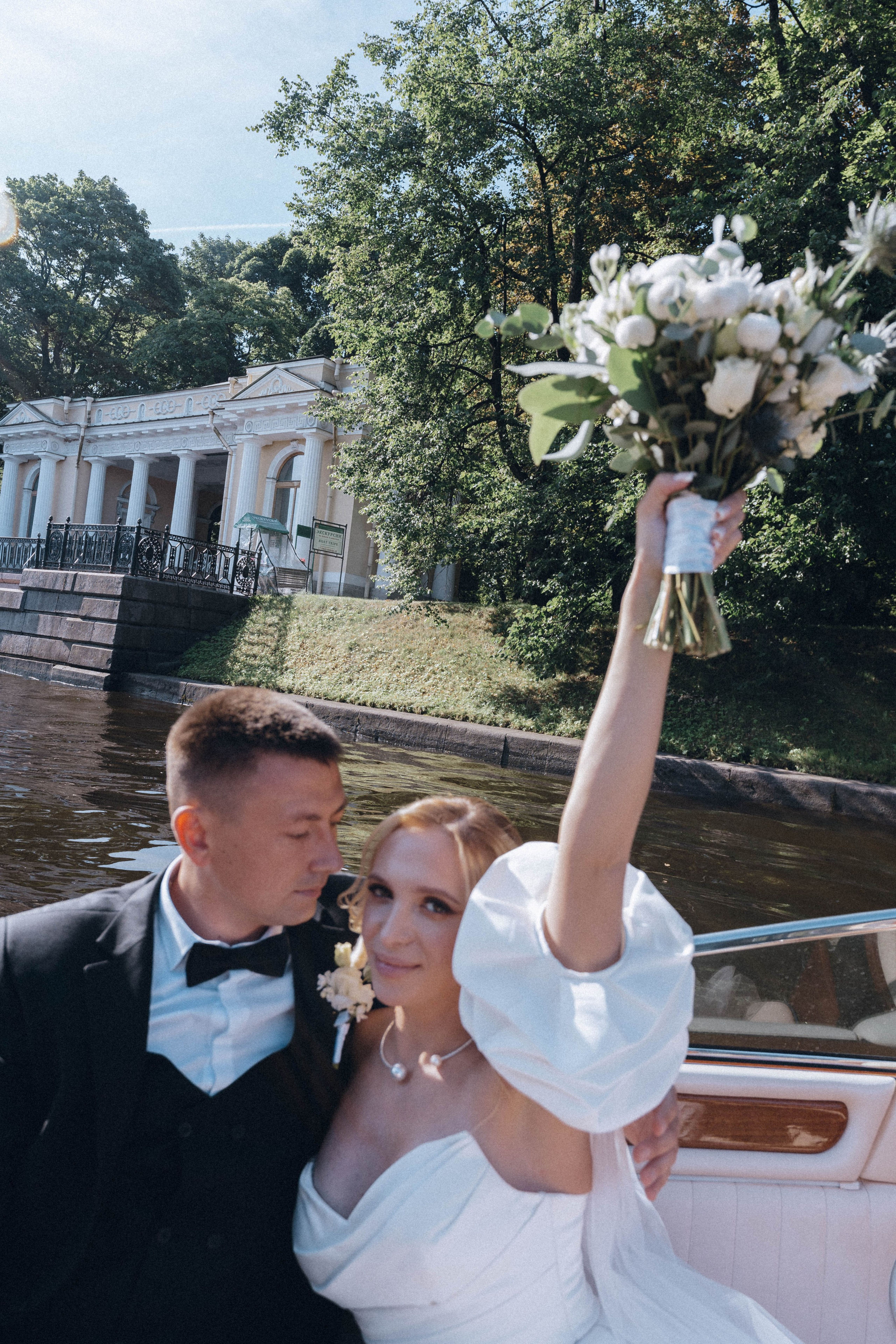 СВАДЕНБНАЯ СЬЕМКА НА КАТЕРЕ ПО КАНАЛАМ САНКТ-ПЕТЕРБУРГА И В АКВАТОРИИ НЕВЫ. Профессиональный фотограф, Санкт-Петербург — Виктория Богомолова