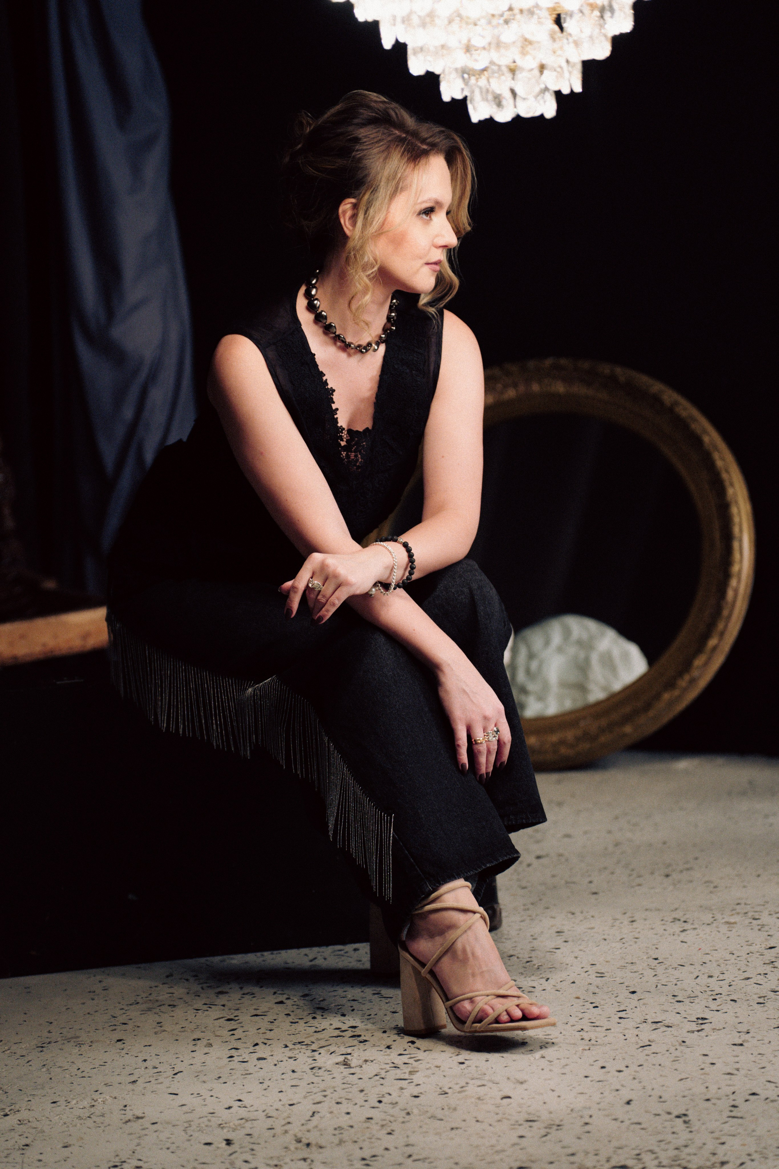 НОВОГОДНЯЯ ФОТОСЕСИИЯ В СТУДИИ ДЛЯ ДЕВУШКИ И ПРОГУЛКА ПО ЧЕРНЫШЕВСКОЙ. Профессиональный фотограф, Санкт-Петербург — Виктория Богомолова